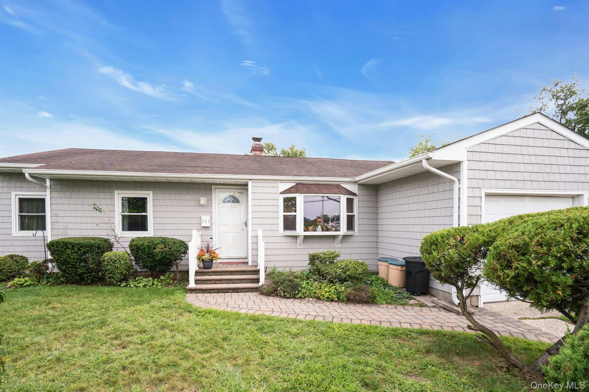 206 Alkier Street Property Photo 1