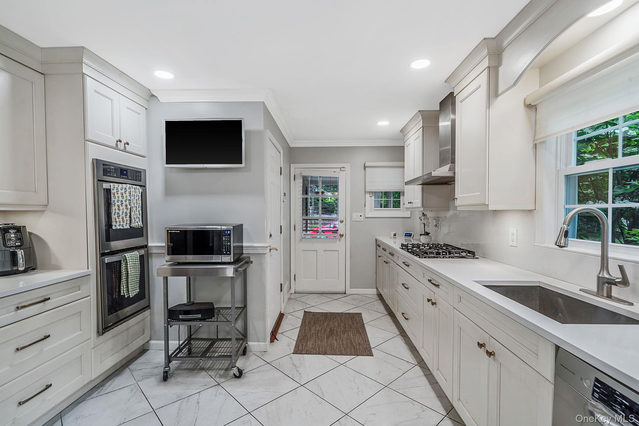 15 Cliff Road Property Photo 10