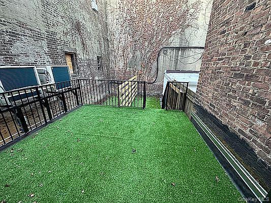 76 Rockaway Avenue Property Photo 21