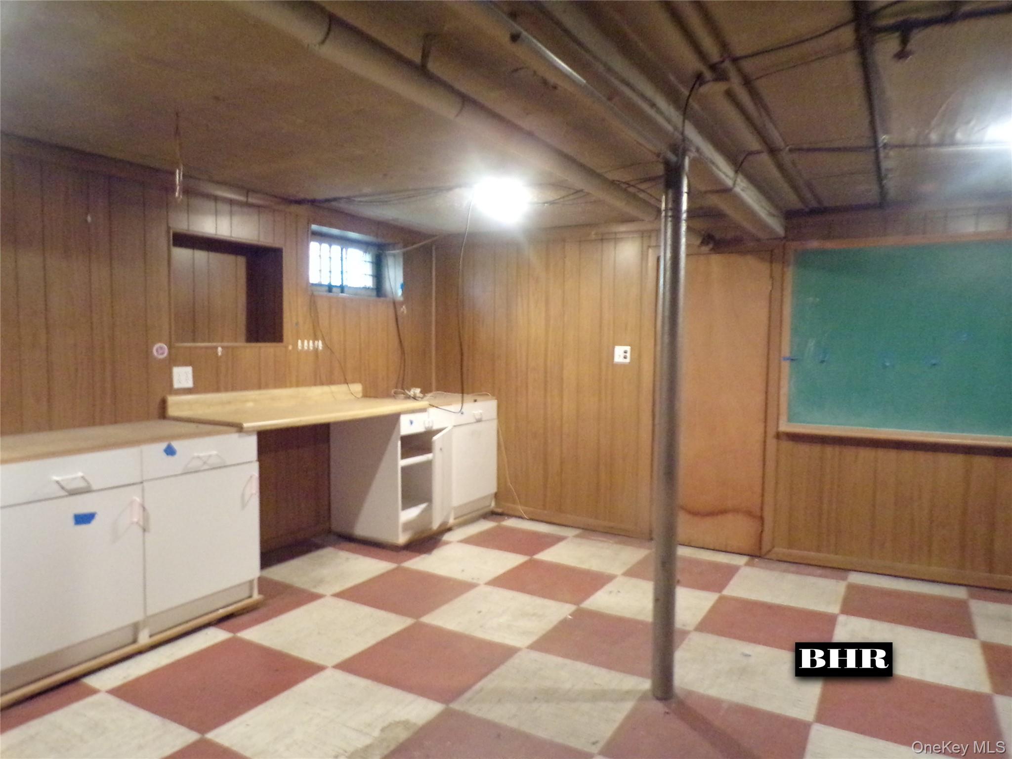 1821 E 27th Street Property Photo 14