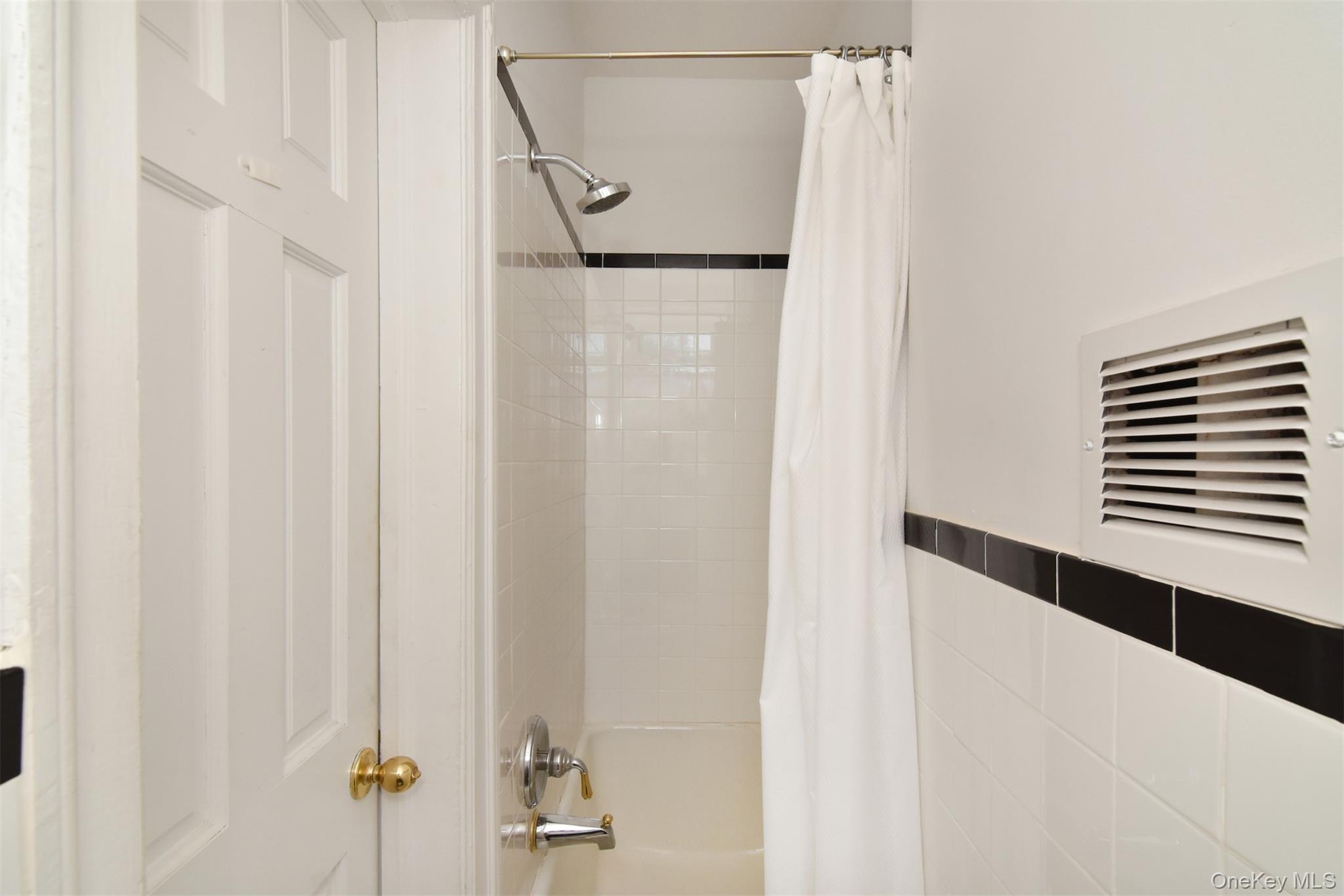 1 Park Lane 3a Property Photo 21
