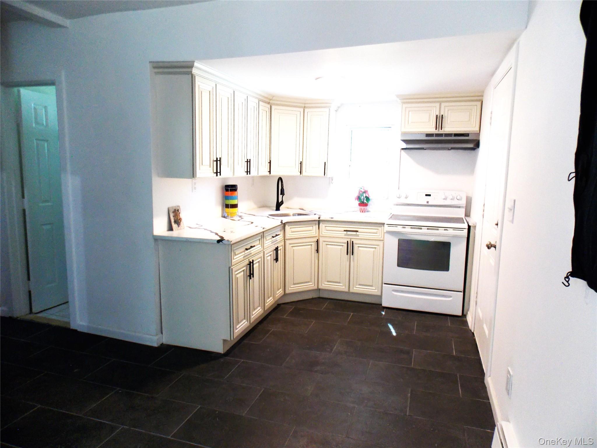 173 Ferndale Boulevard Property Photo 7