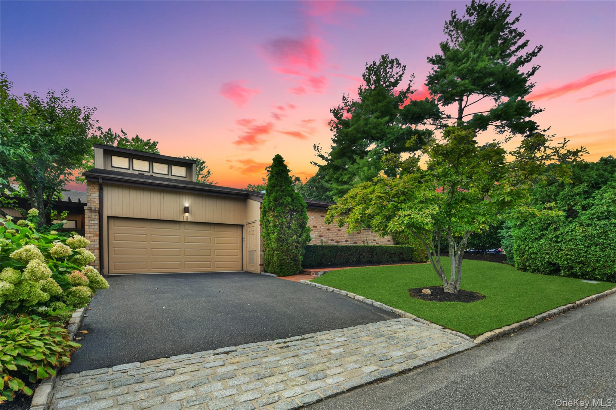 19 Woodcrest Drive Property Photo 4