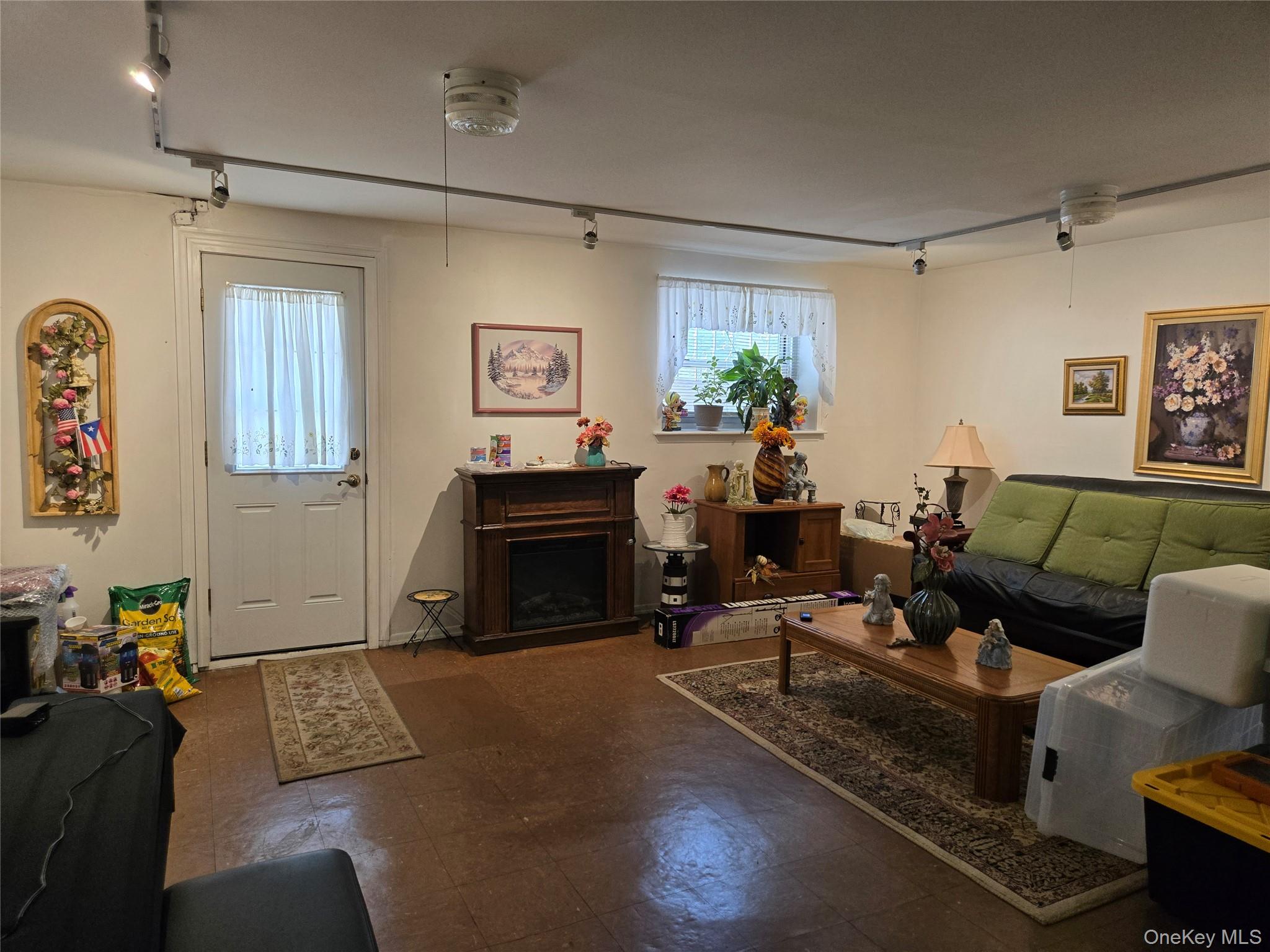 730 Lincoln Avenue Property Photo 7