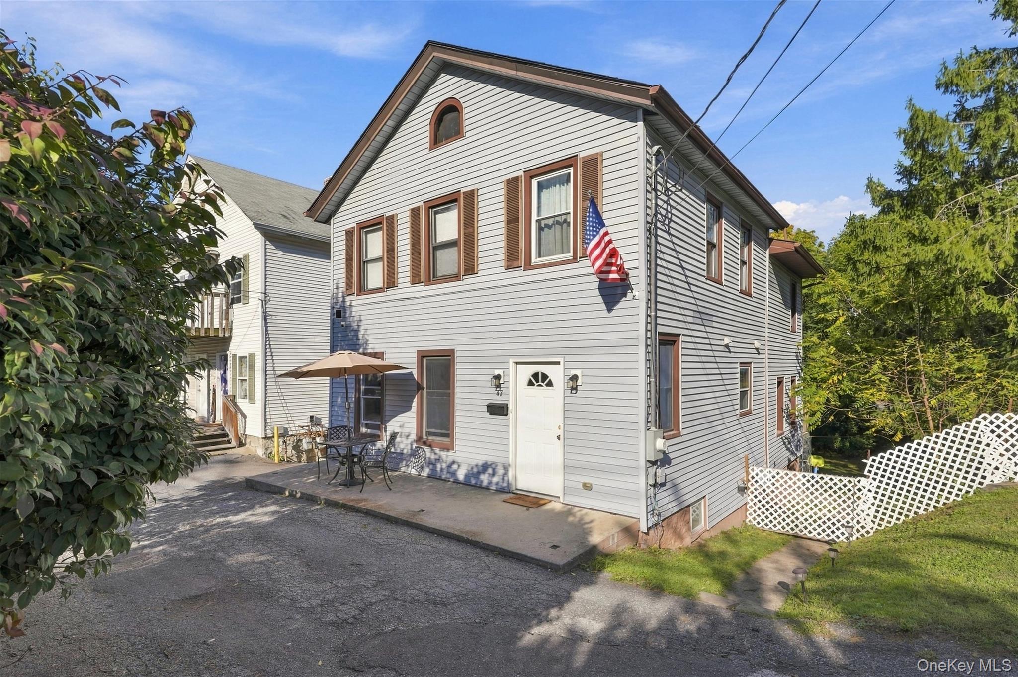 47 S Montgomery Street Property Photo 1