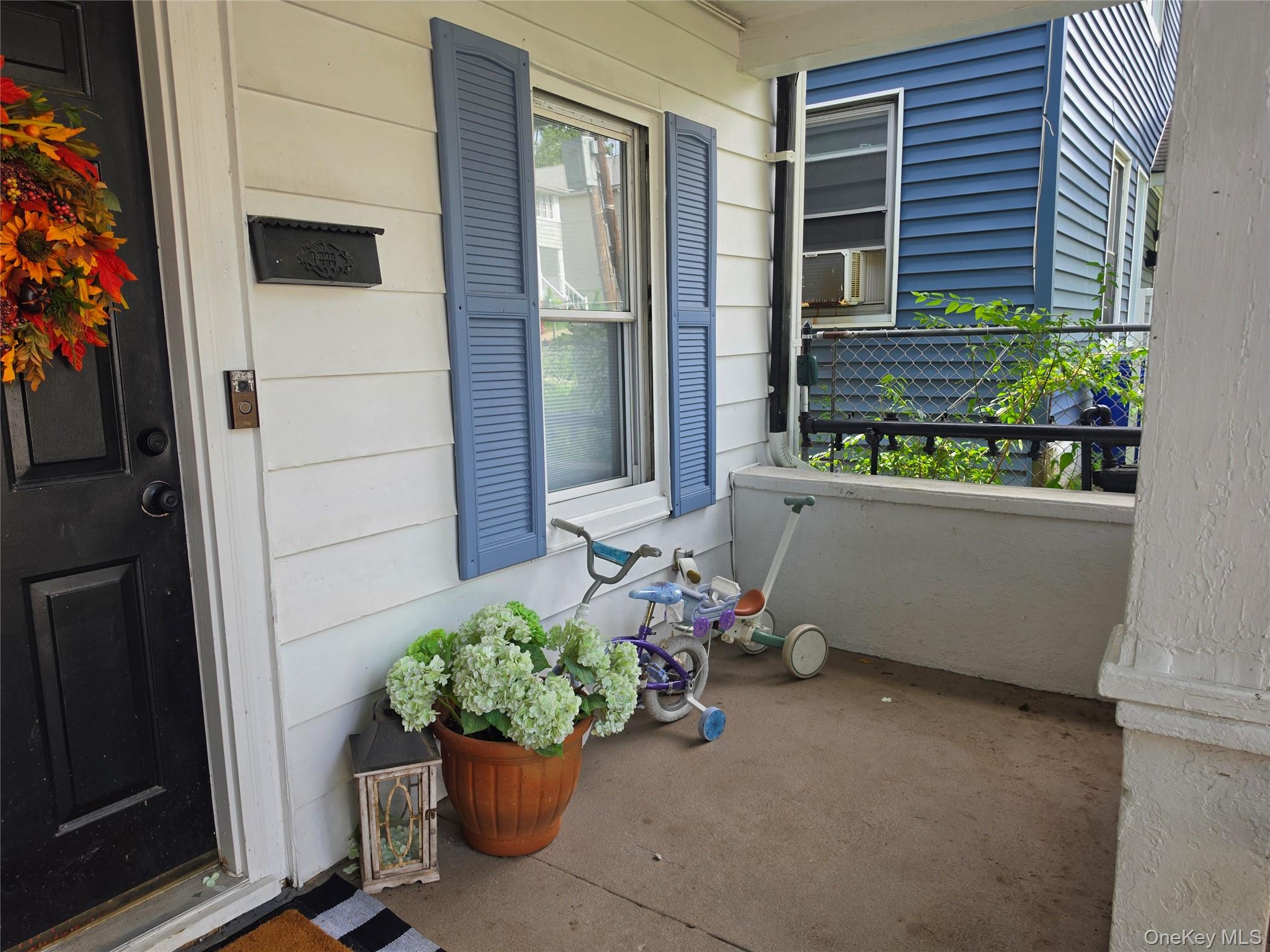 33 E Catherine Street Property Photo 4