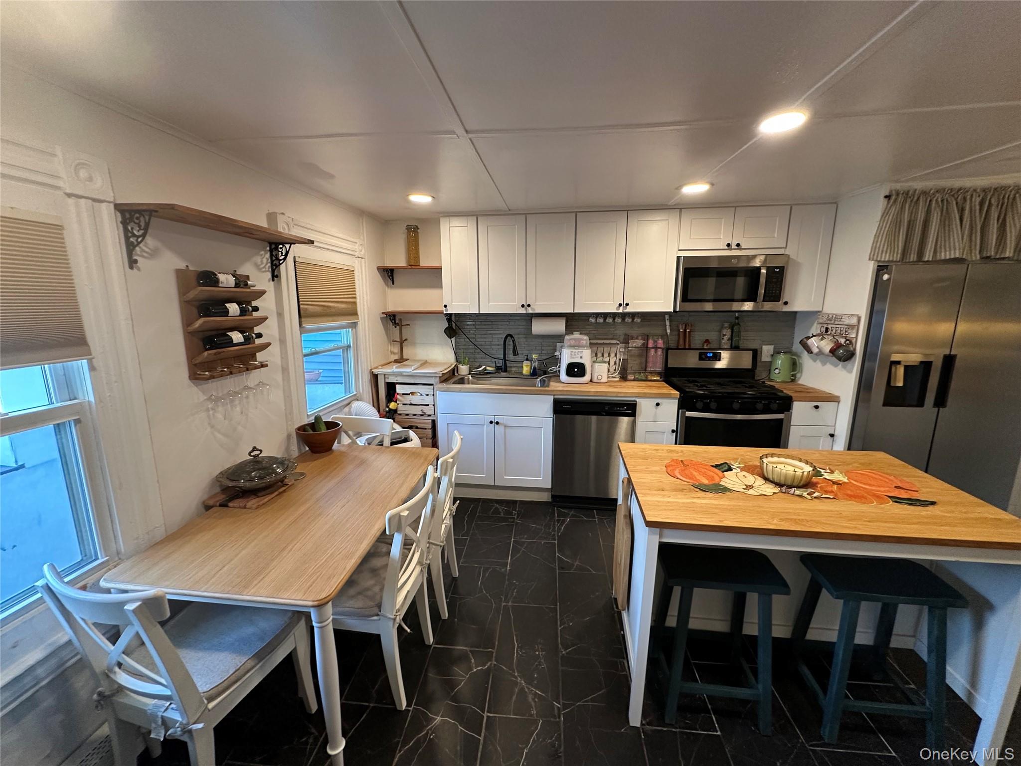 33 E Catherine Street Property Photo 6