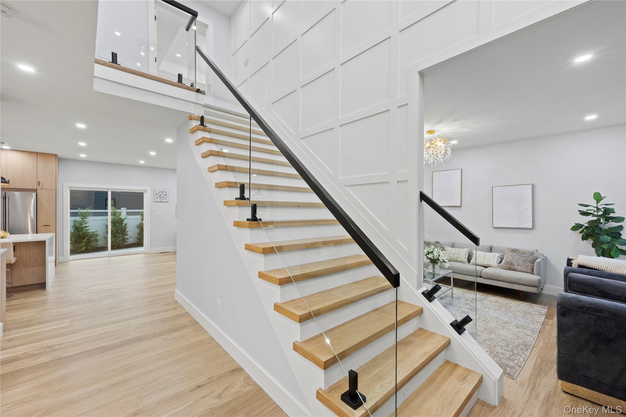 712 Bach Court Property Photo 4