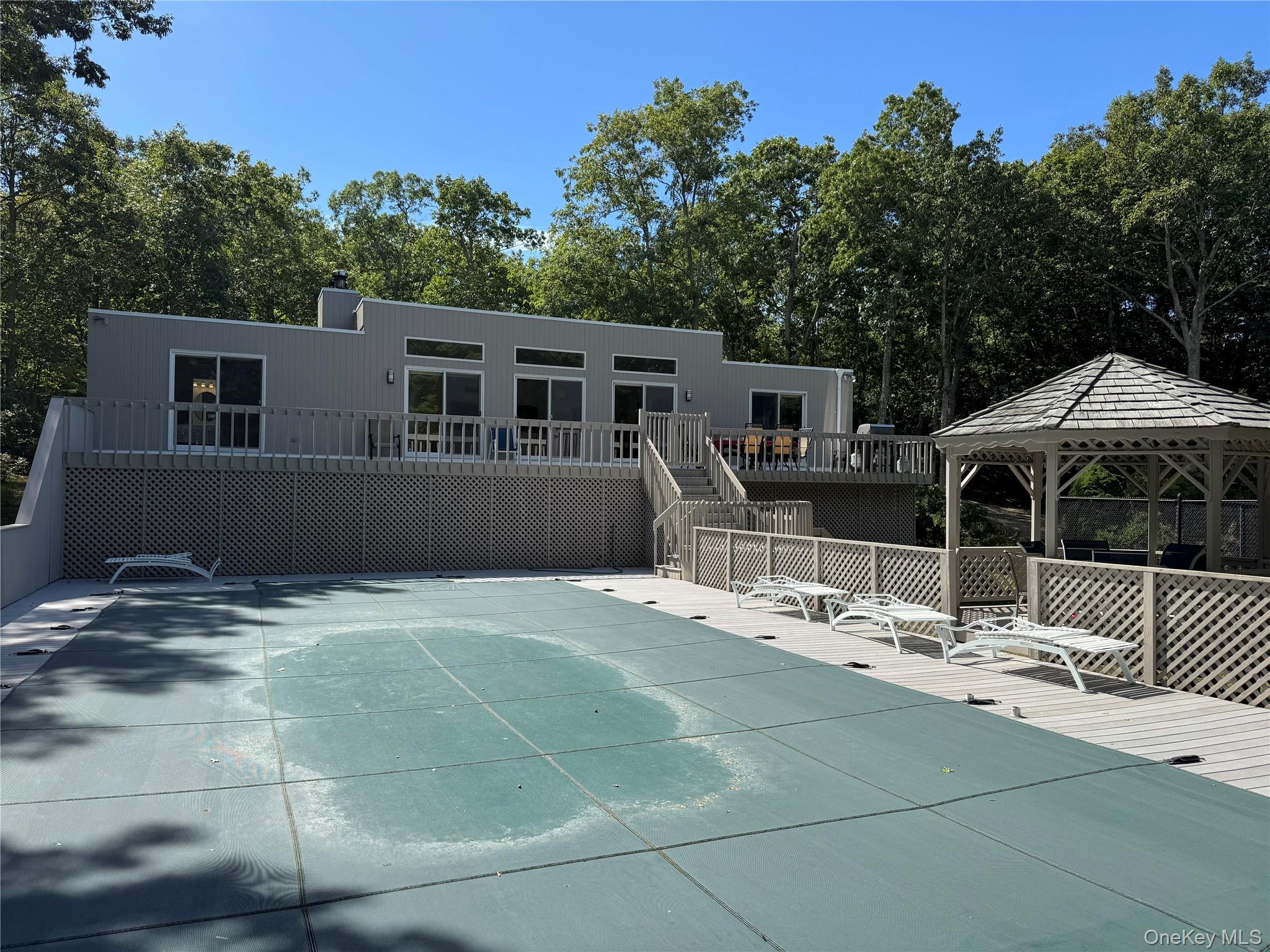 2 Little Court Property Photo 13