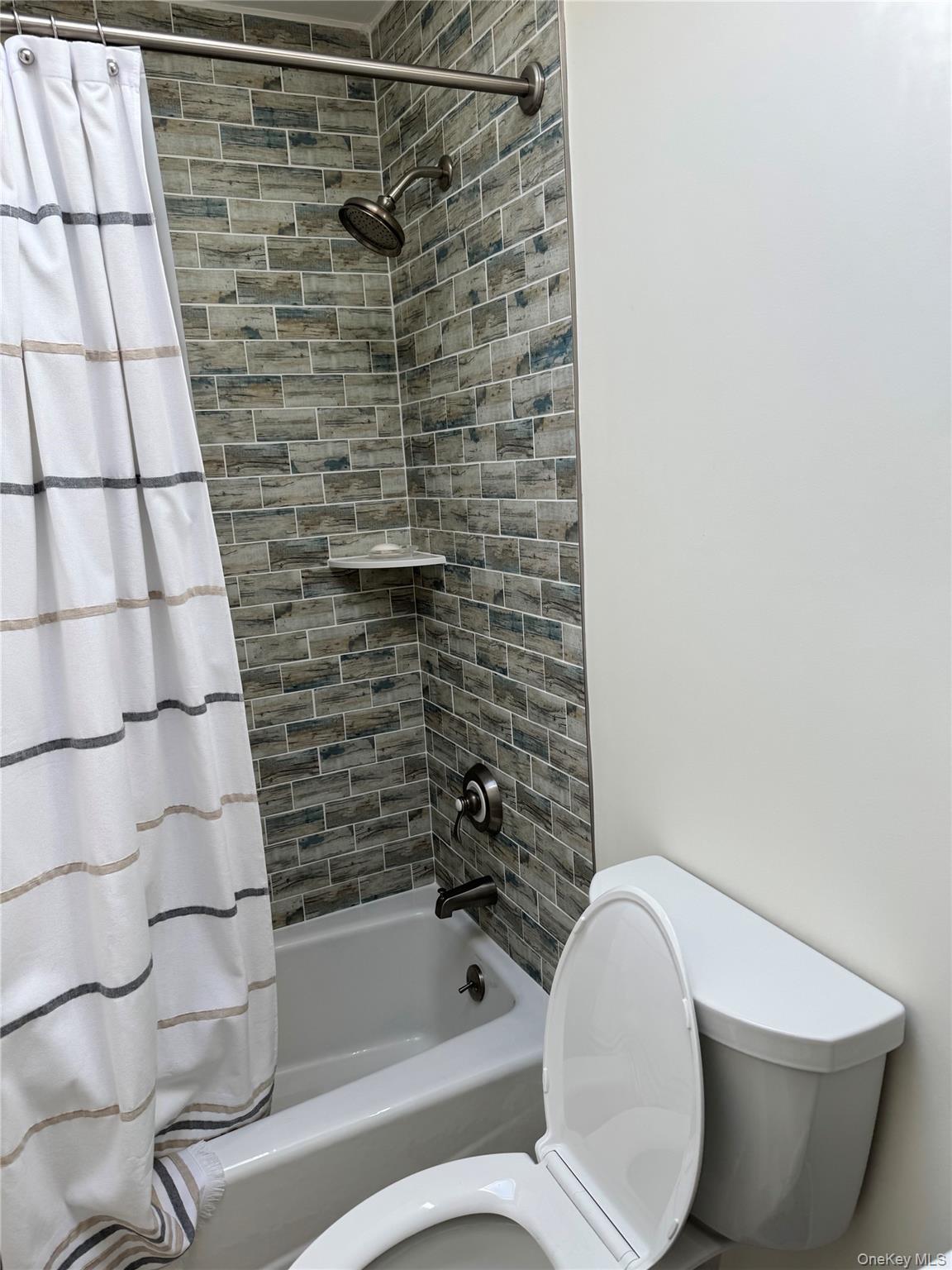 2 Little Court Property Photo 19