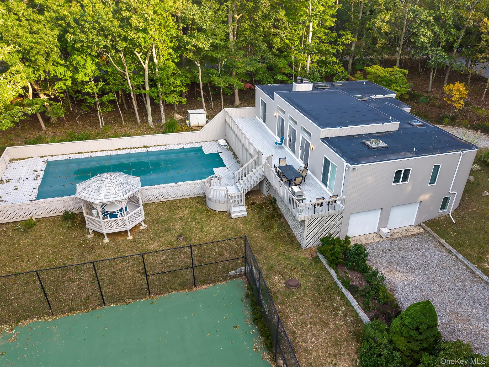 2 Little Court Property Photo 19