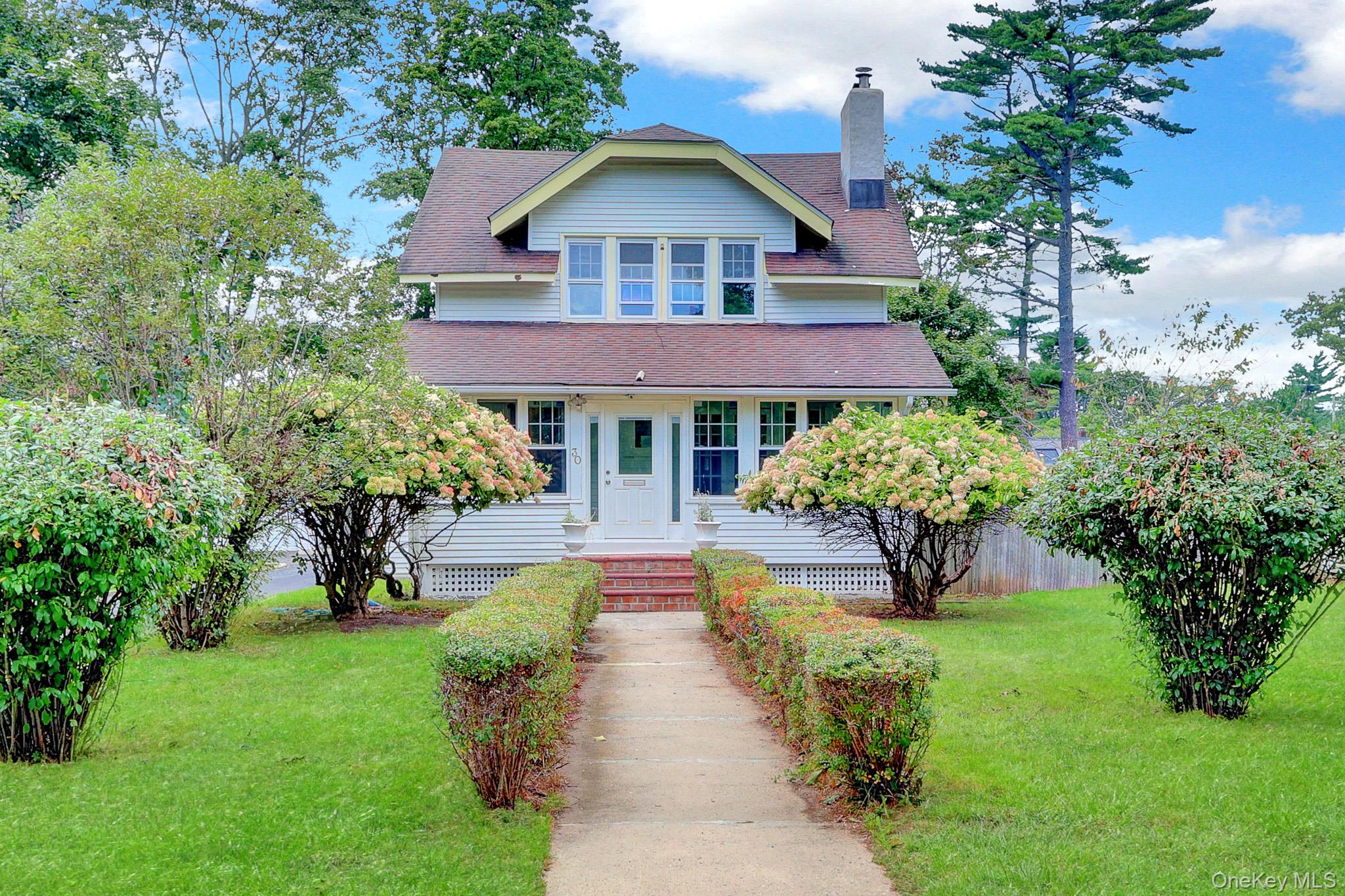 30 Brentwood Parkway Property Photo 1