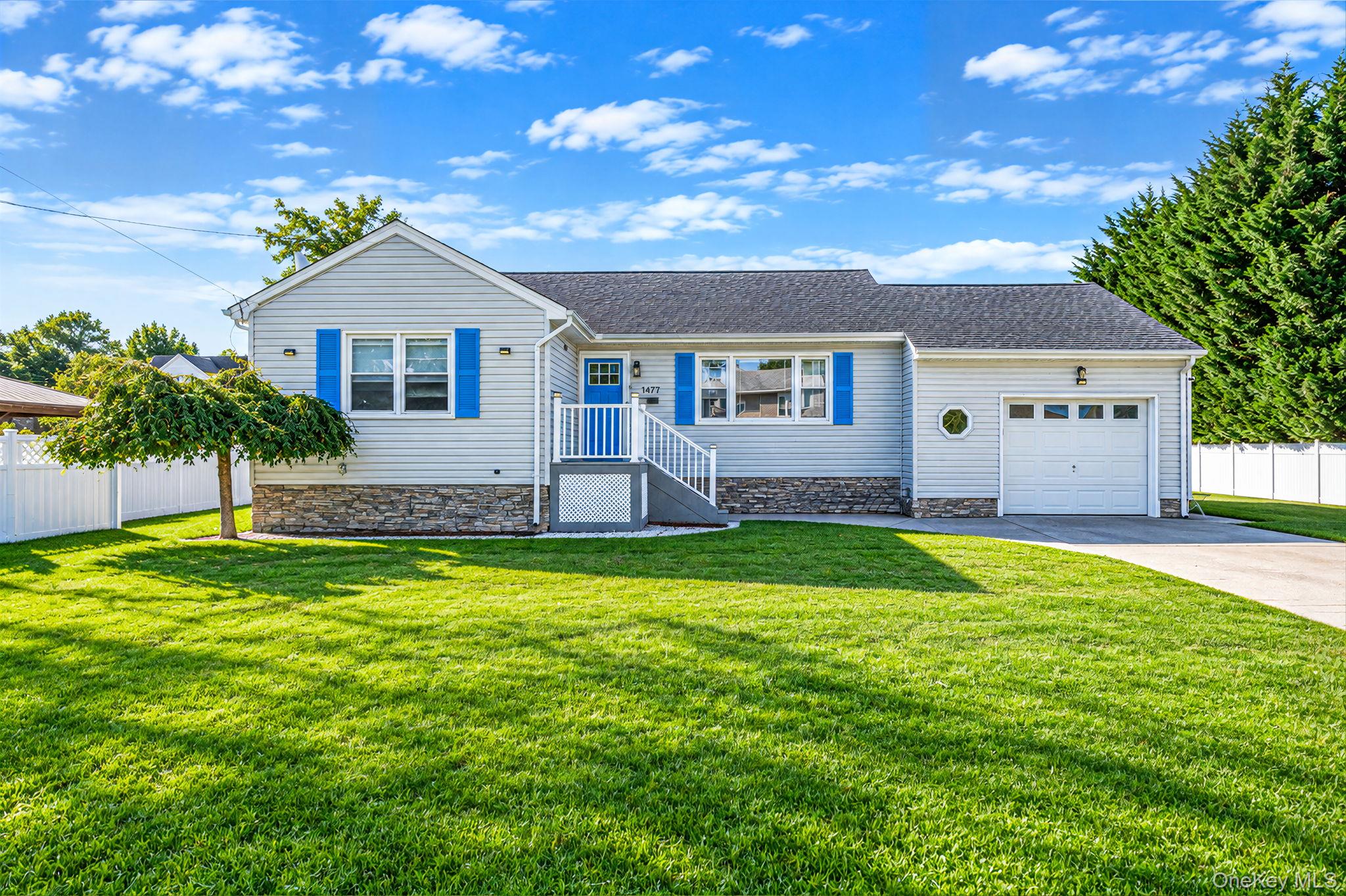1477 6th Street Property Photo 1