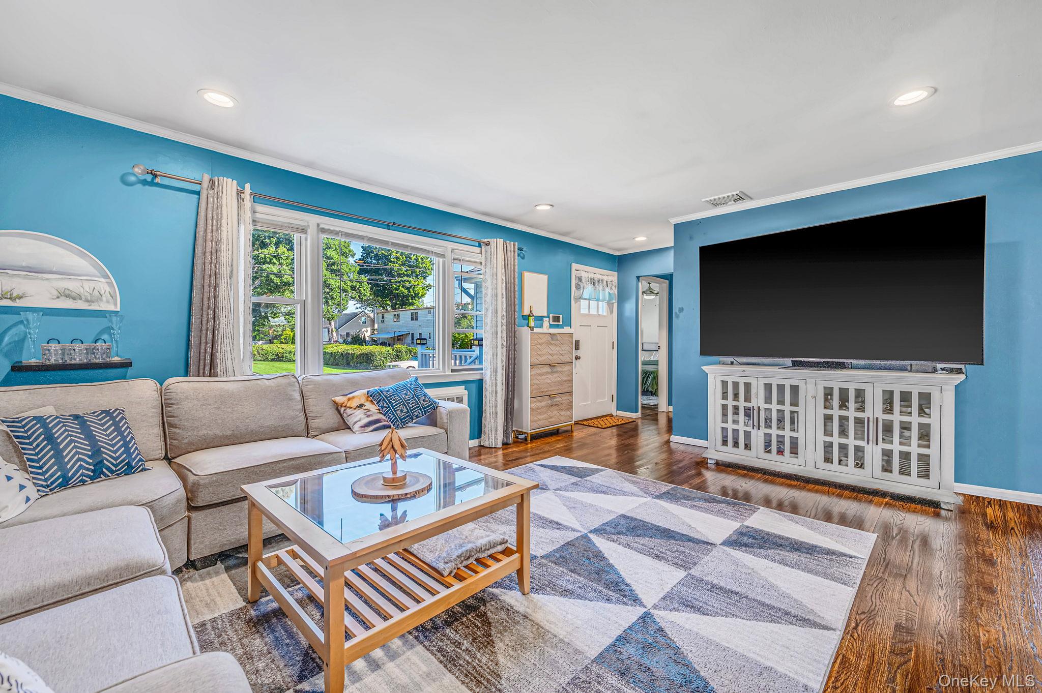 1477 6th Street Property Photo 3