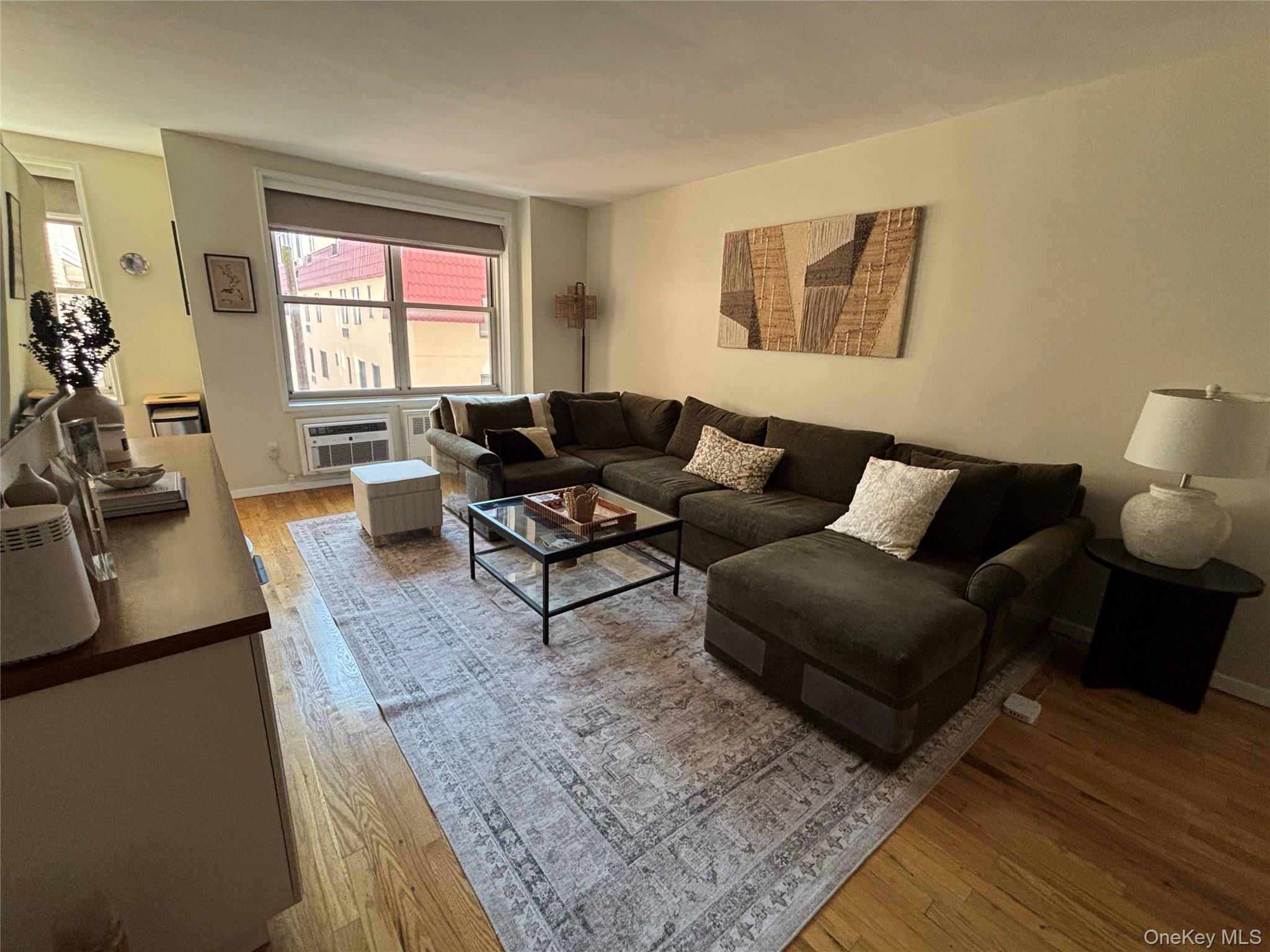 410 E Broadway 3s Property Photo 5