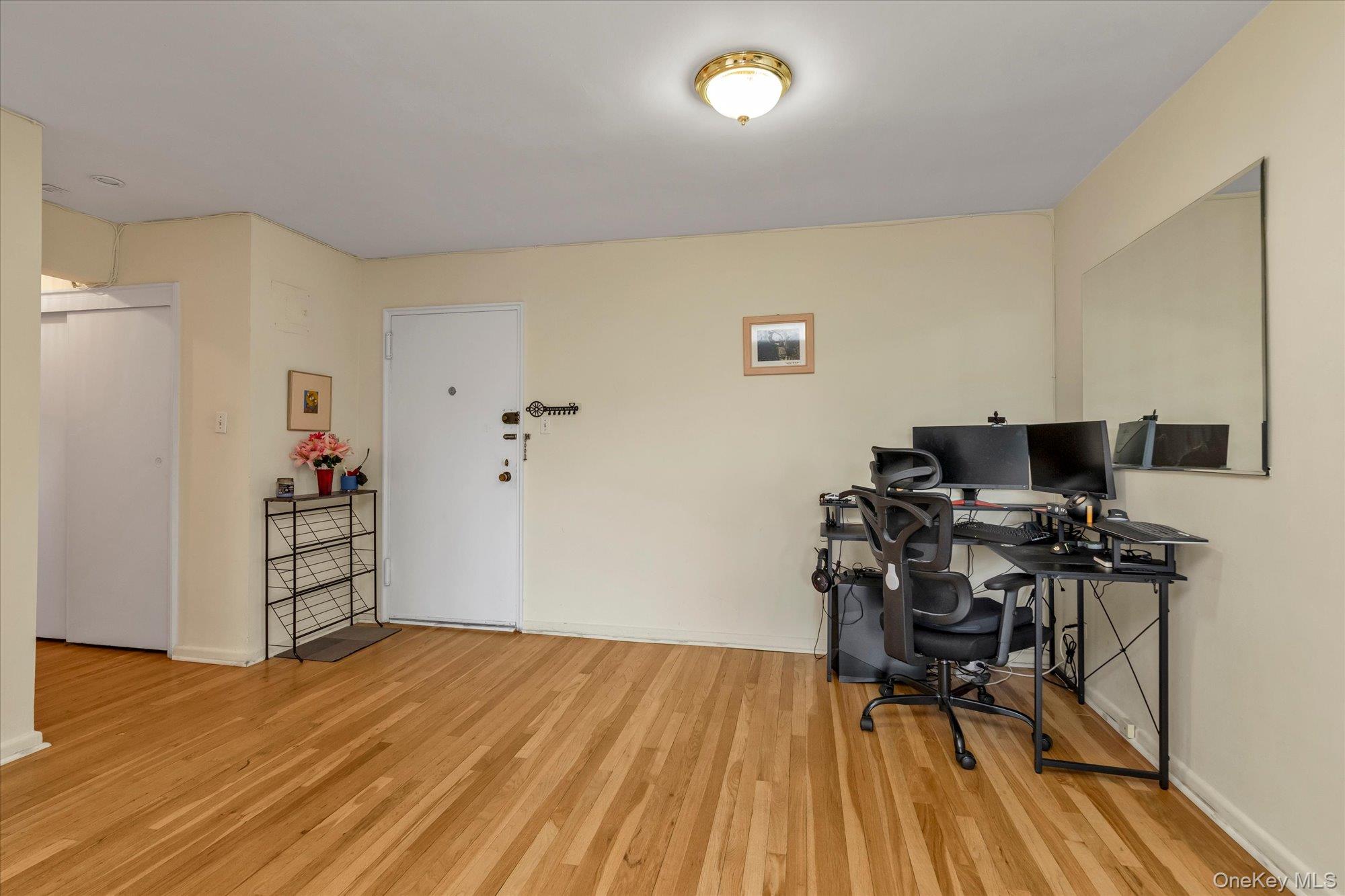 18-50 211th Street 6b Property Photo 4