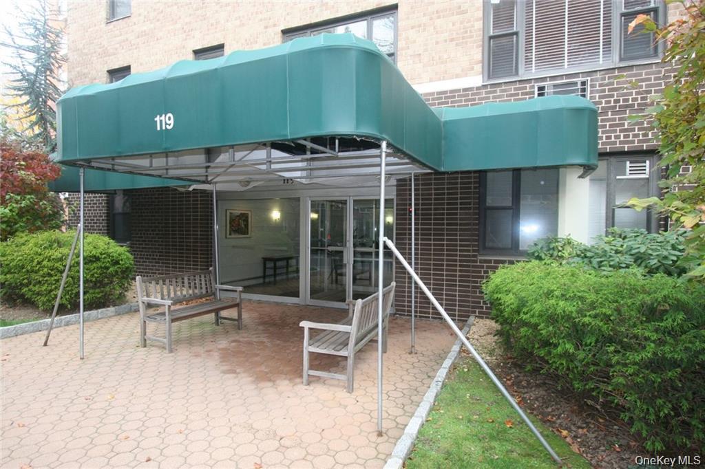 119 E Hartsdale Avenue 2L Property Photo 1