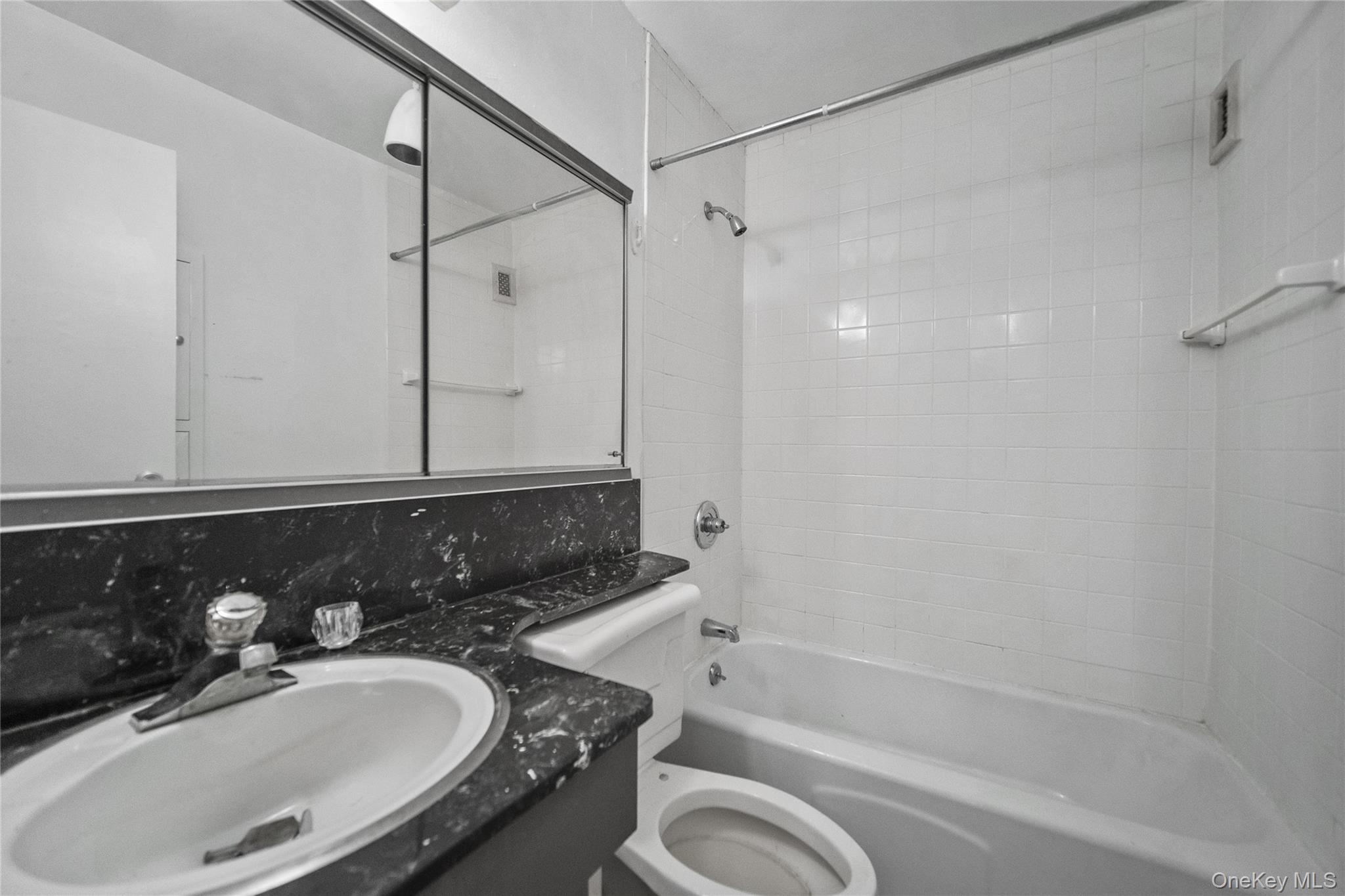 119 E Hartsdale Avenue 2l Property Photo 10