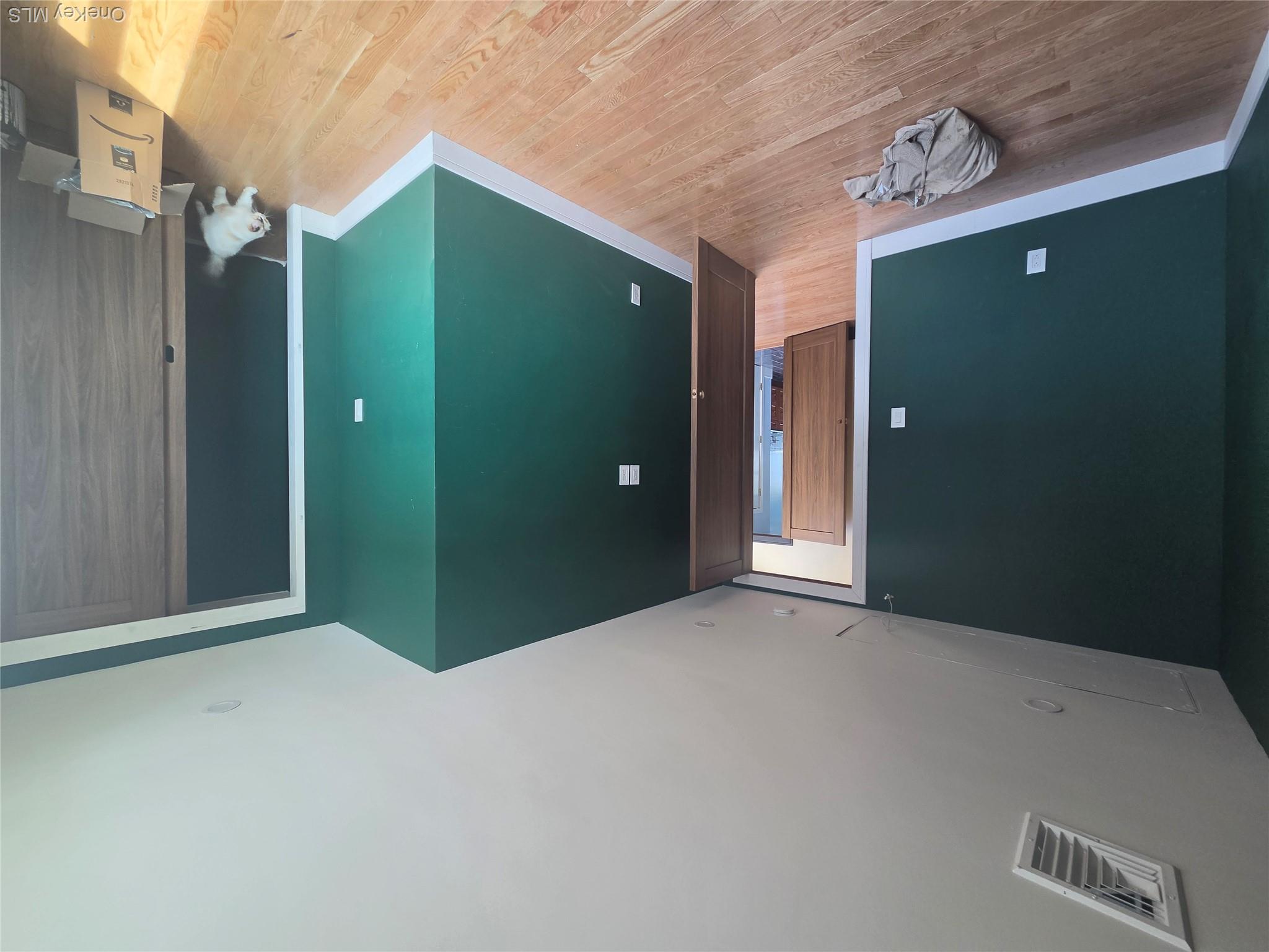 2706 Peconic Property Photo 27