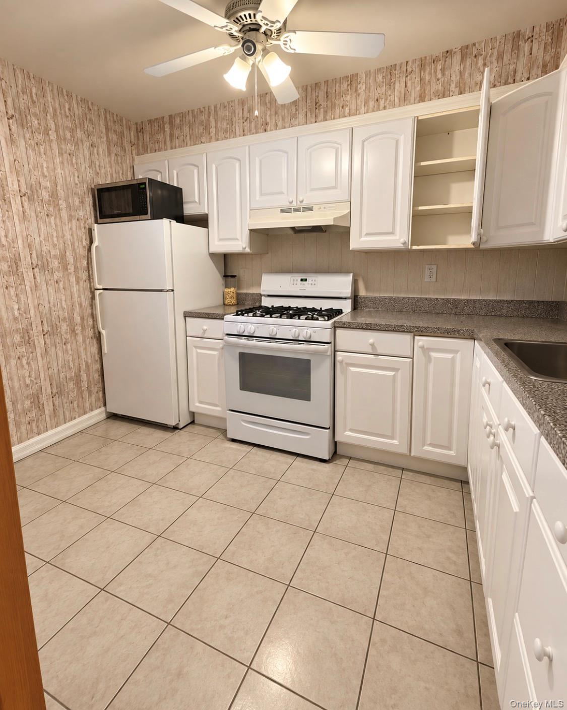6962 Grand Avenue Property Photo 3