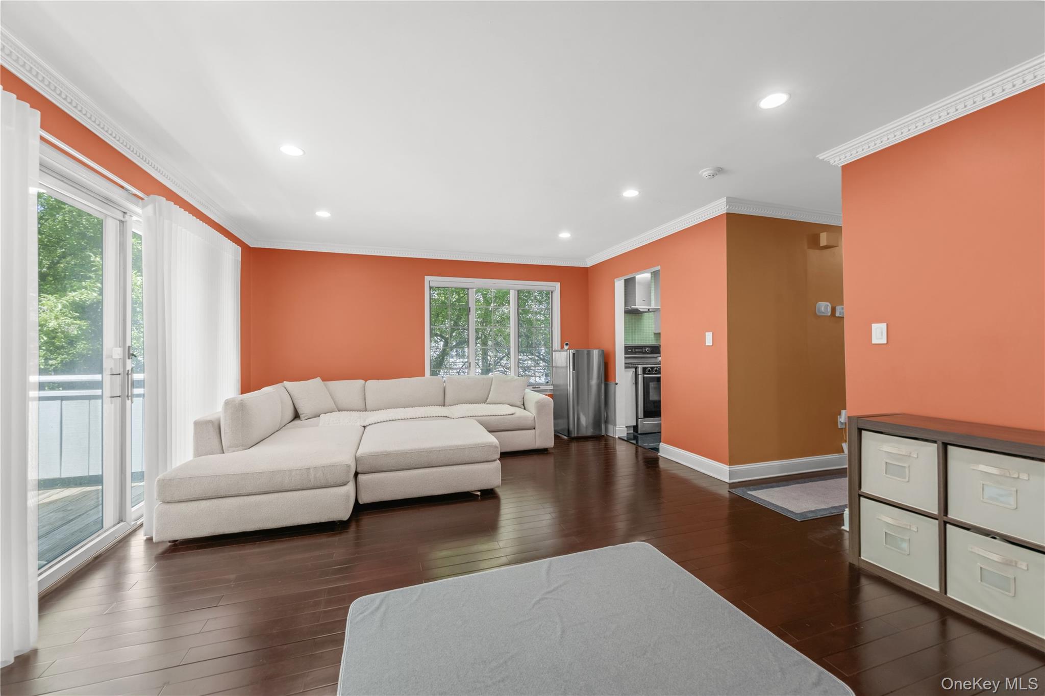 240-02 Oak Park Drive 18c Property Photo 4