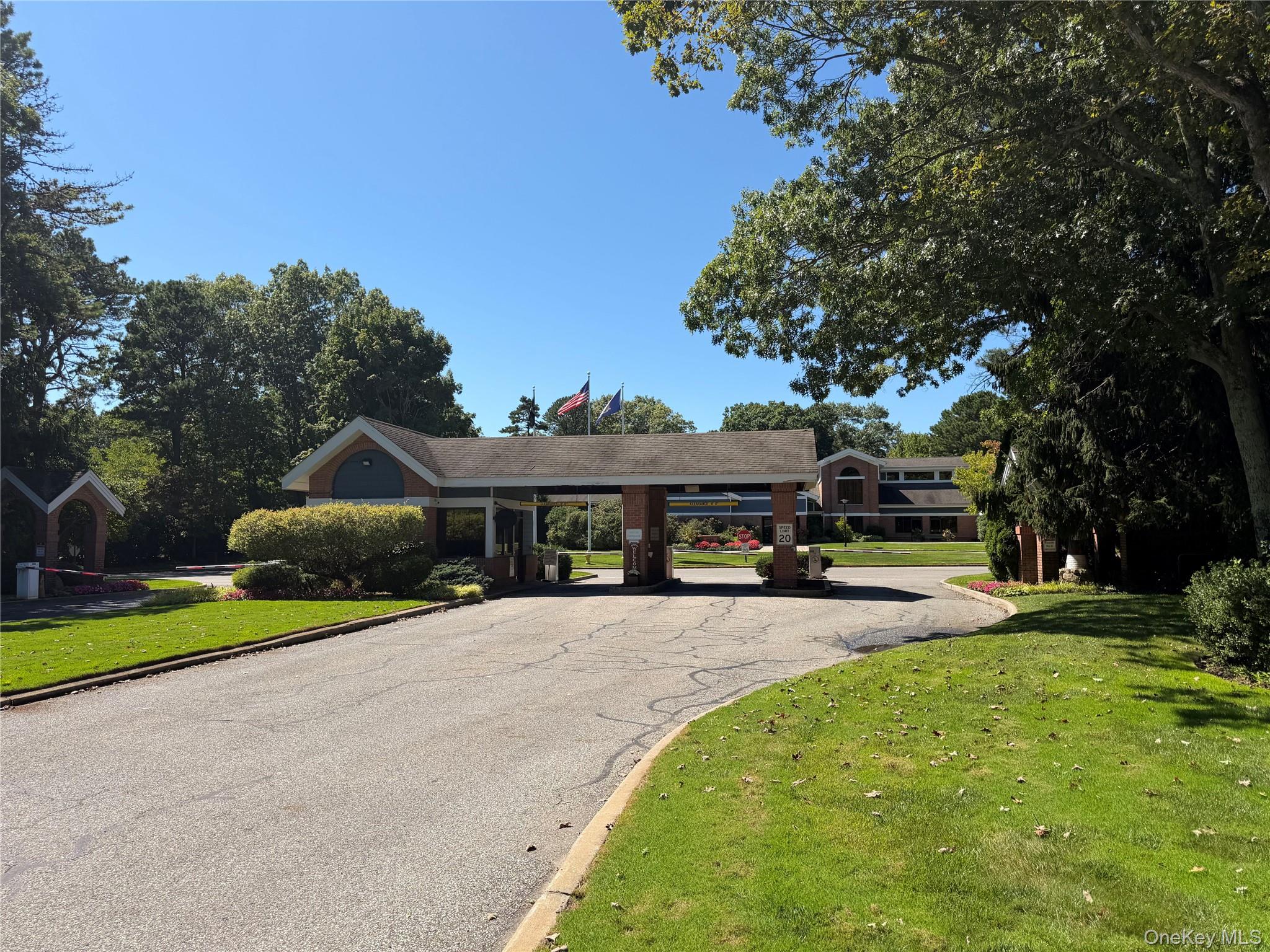 7 Sagaponack Court Property Photo 2