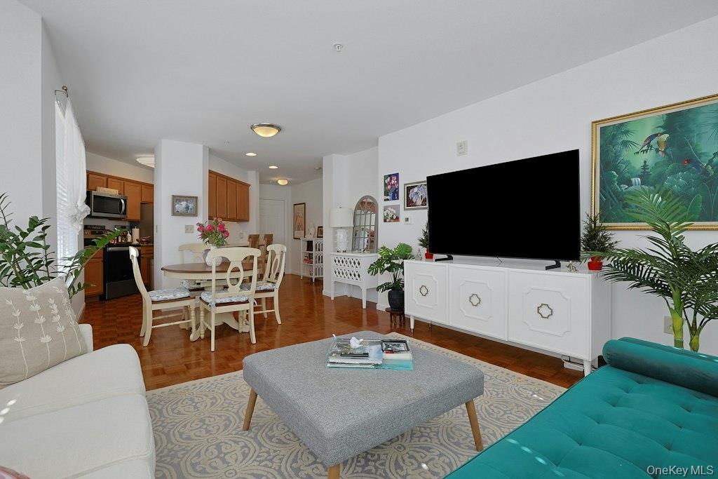 207 Sutton Drive 207 Property Photo 3