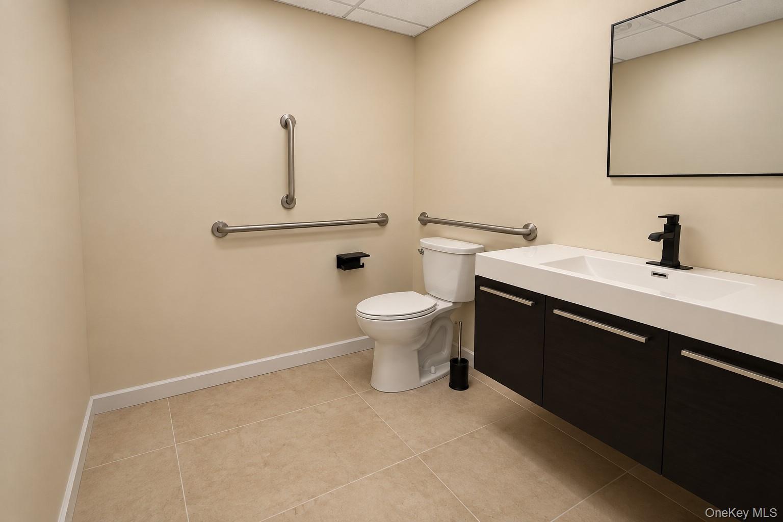 681 Hempstead Tpke Property Photo 9