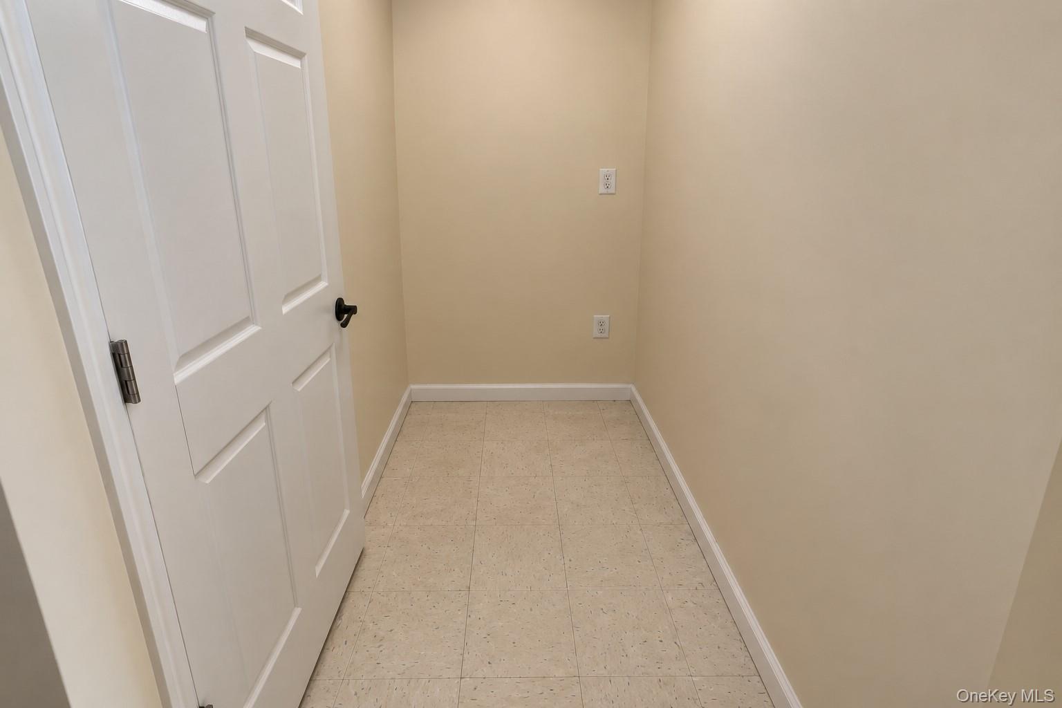 681 Hempstead Tpke Property Photo 10