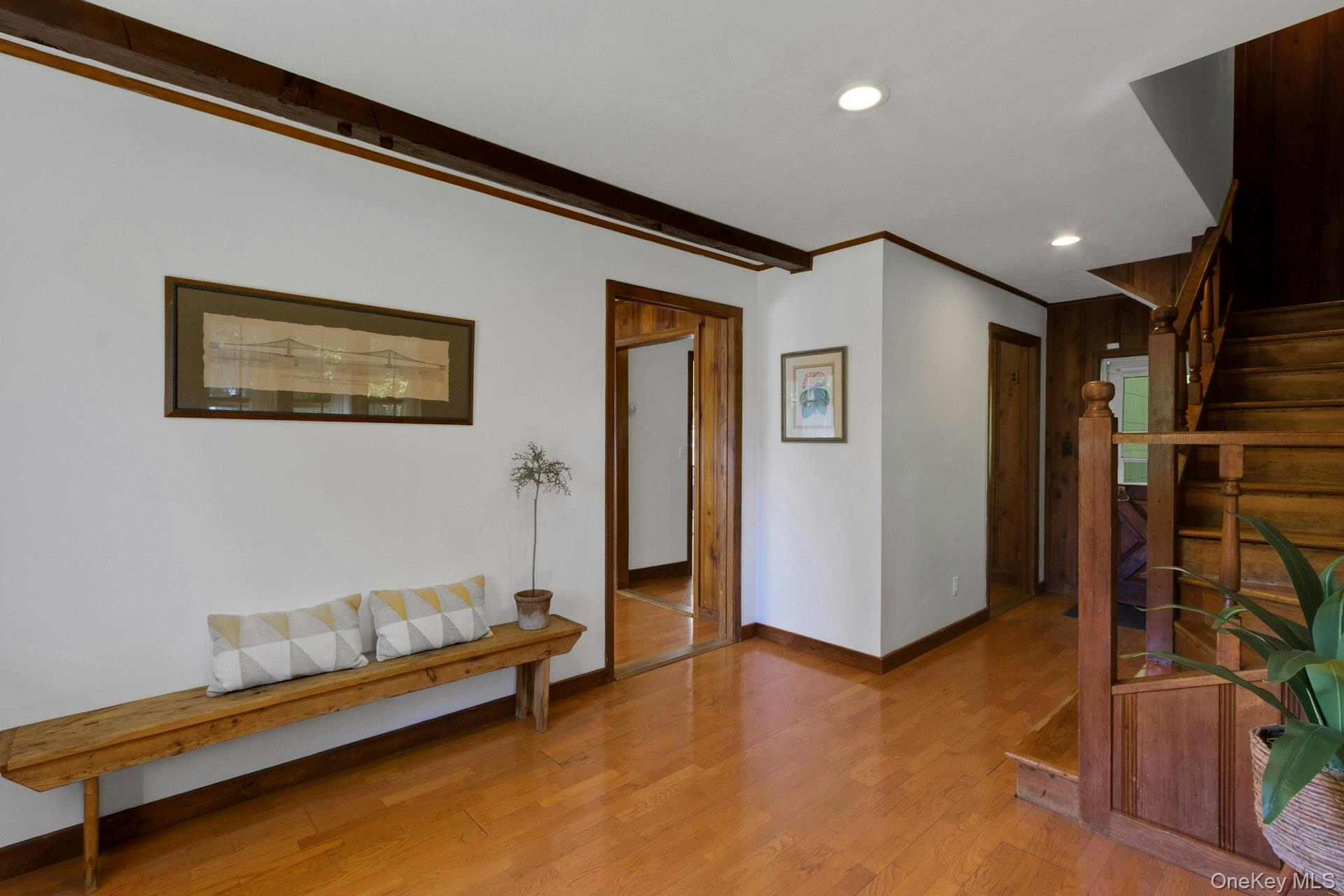 160 N Broadway Property Photo 16