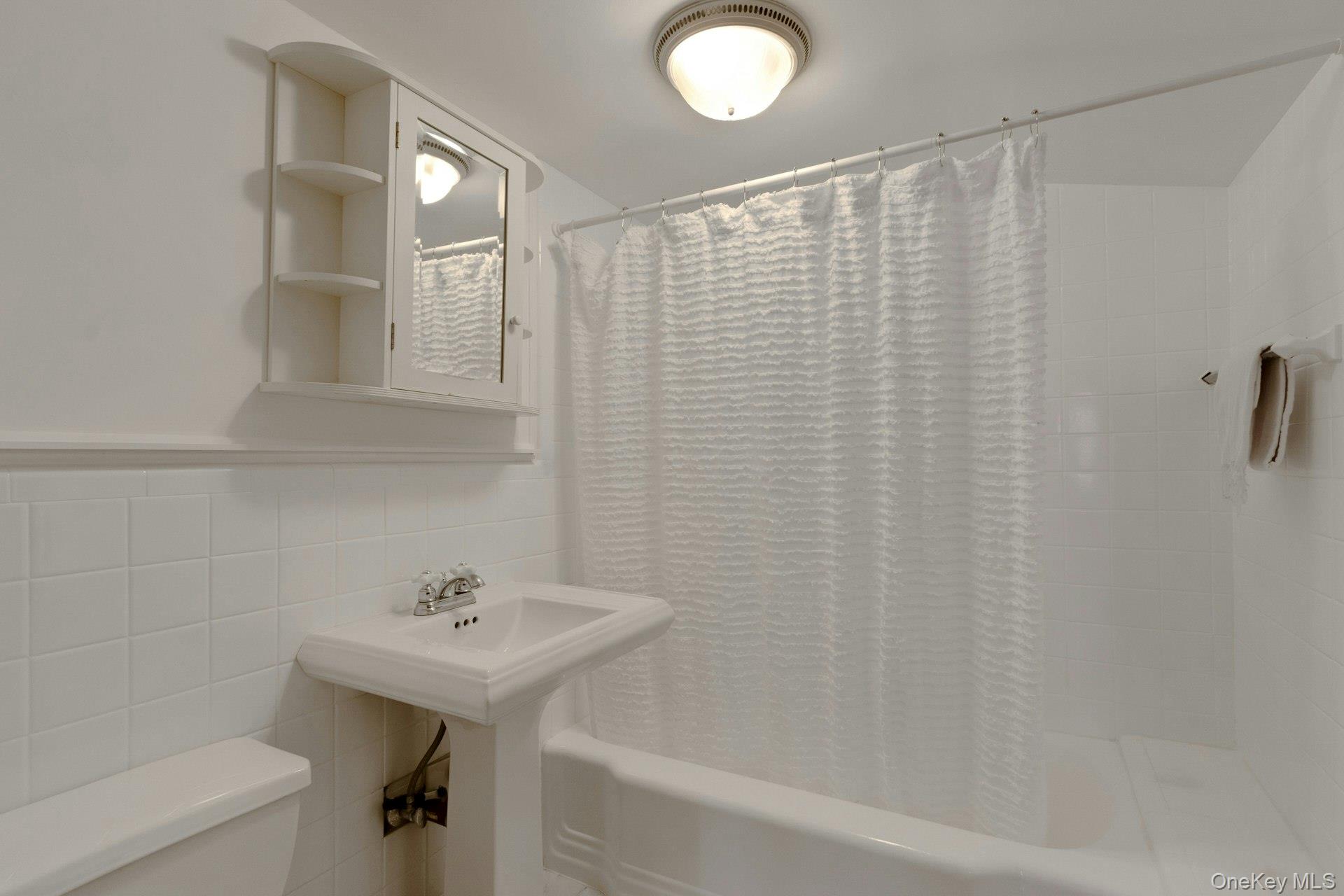 160 N Broadway Property Photo 23