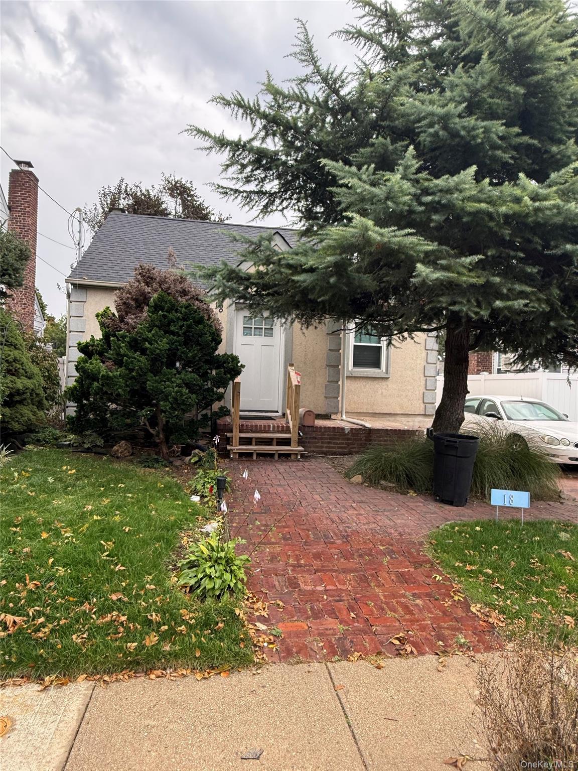 18 Grand Street Property Photo 1