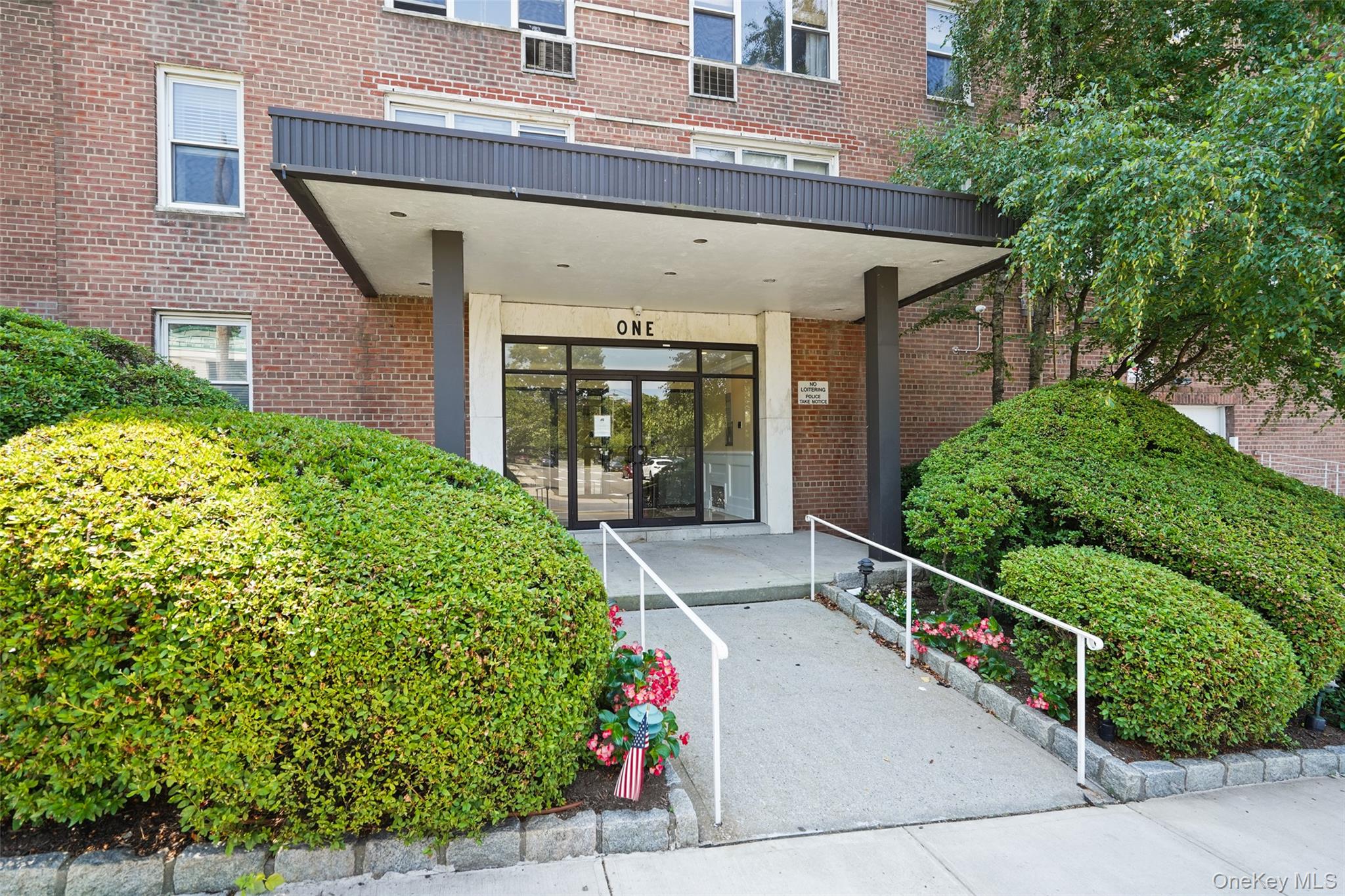 1 Oakridge Place 4l Property Photo 2