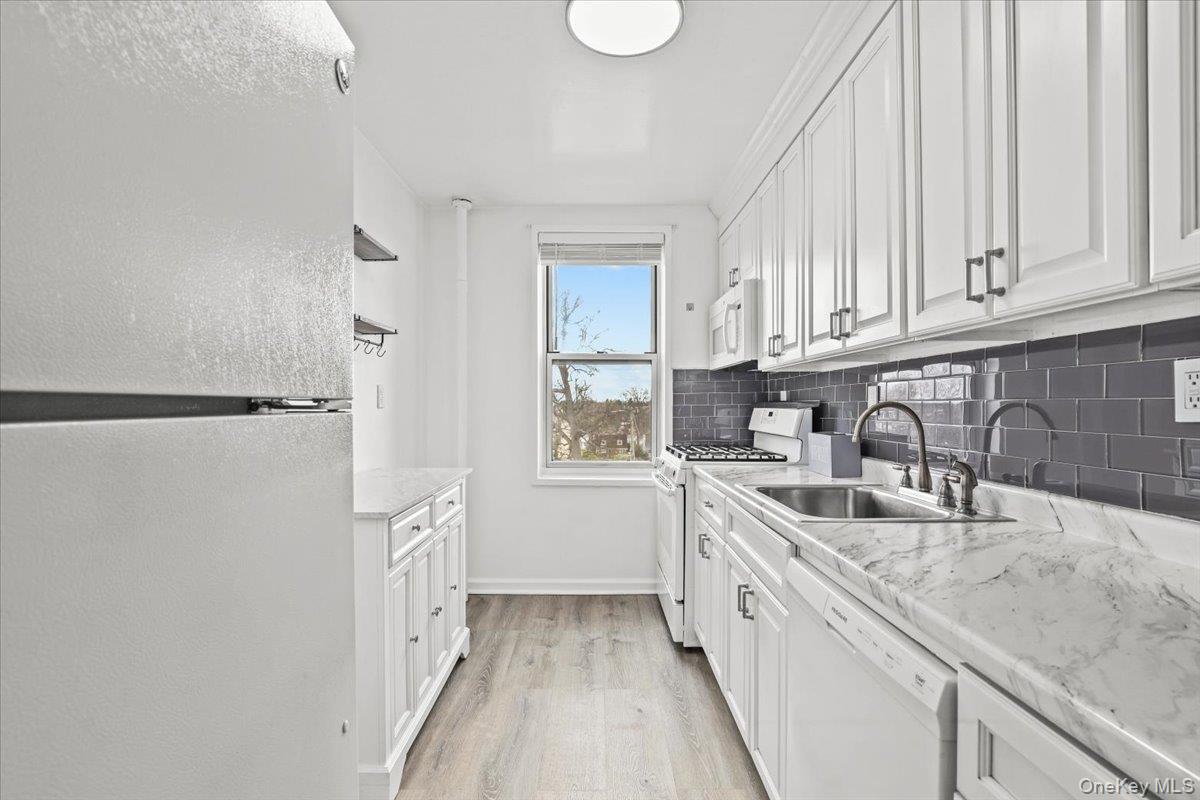 1 Oakridge Place 4l Property Photo 9