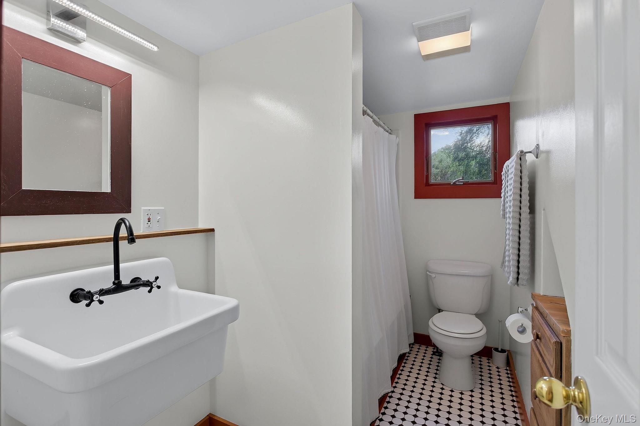 861 Snydertown Road Property Photo 13