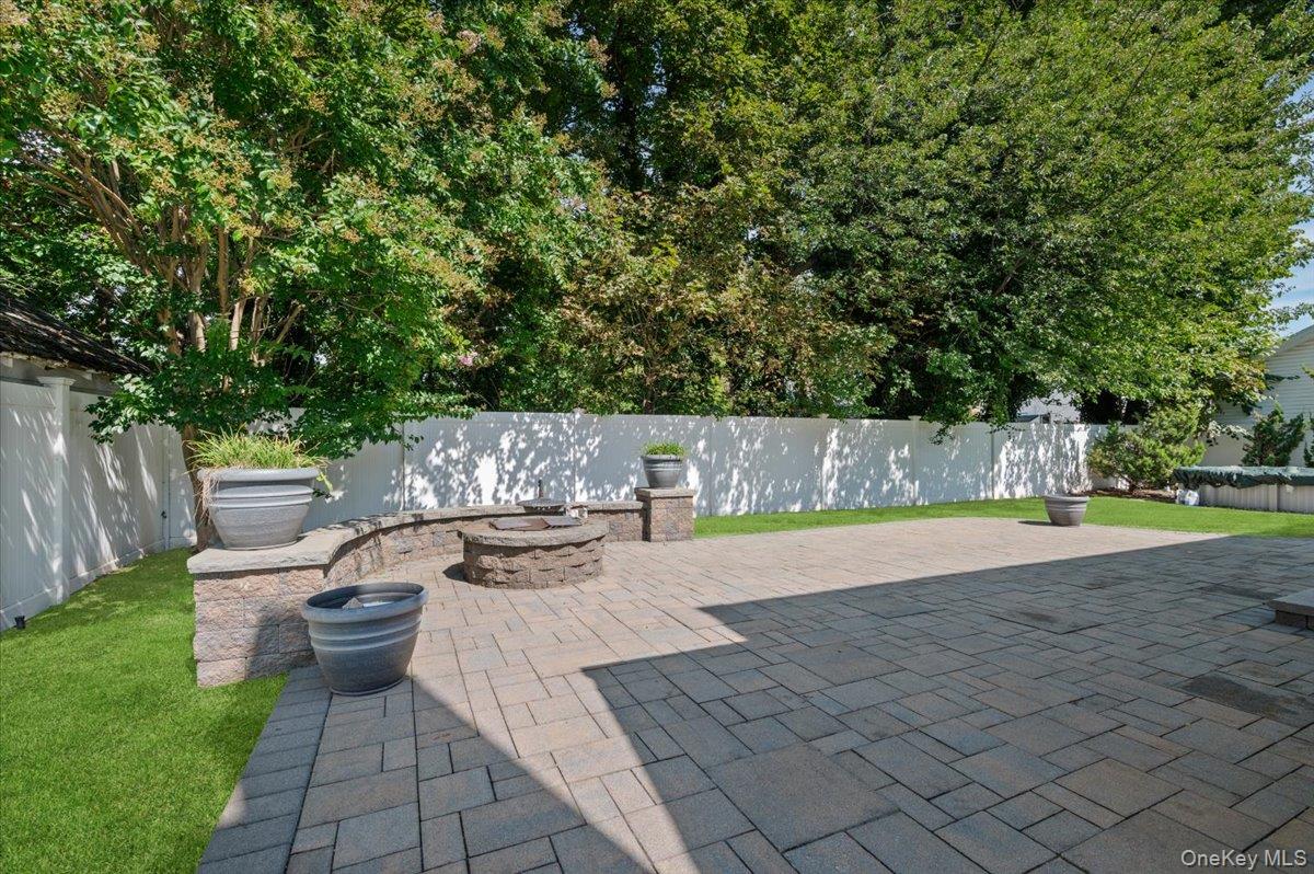 711 Koelbel Court Property Photo 36