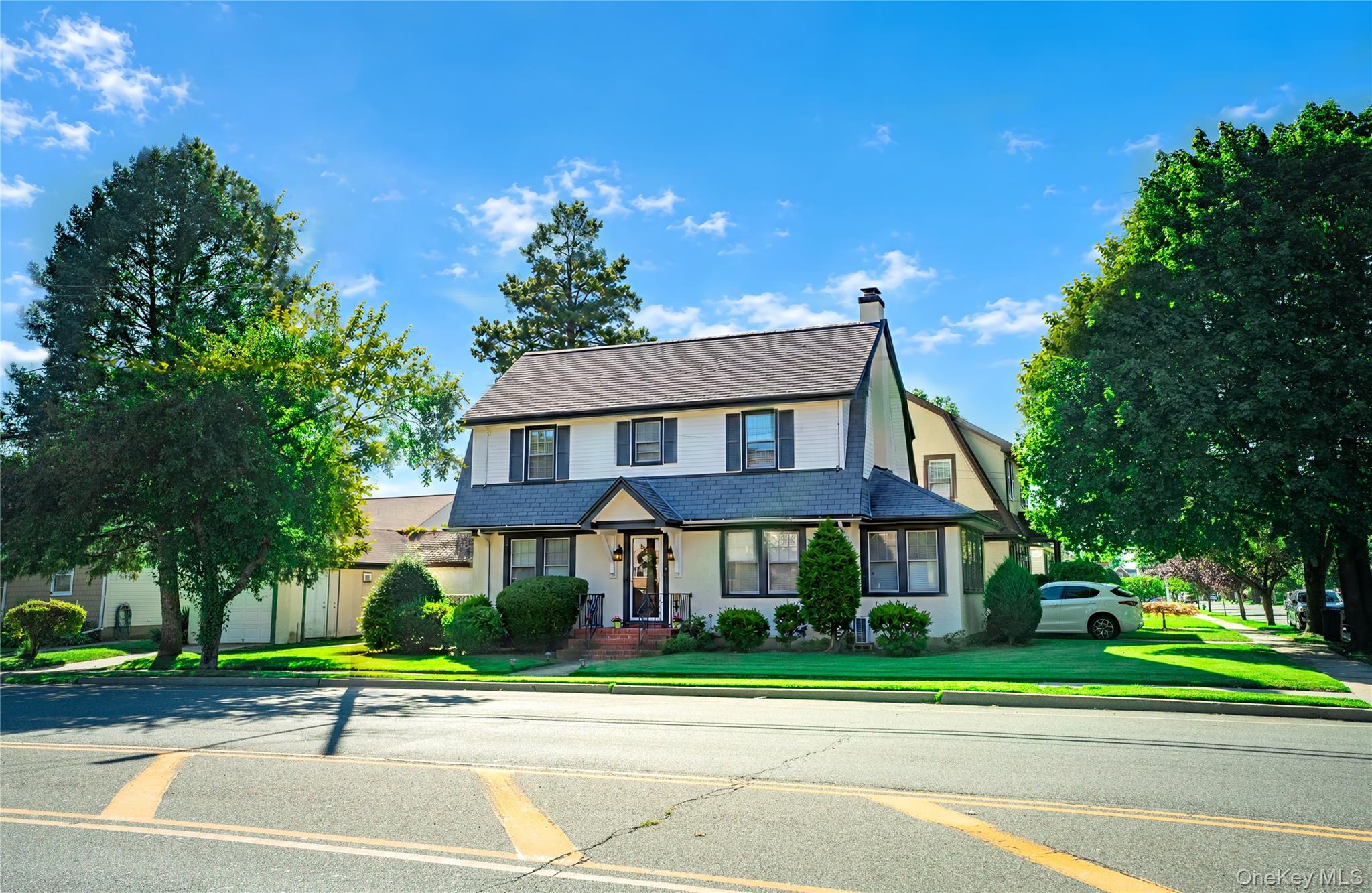 676 6th Avenue Property Photo 1