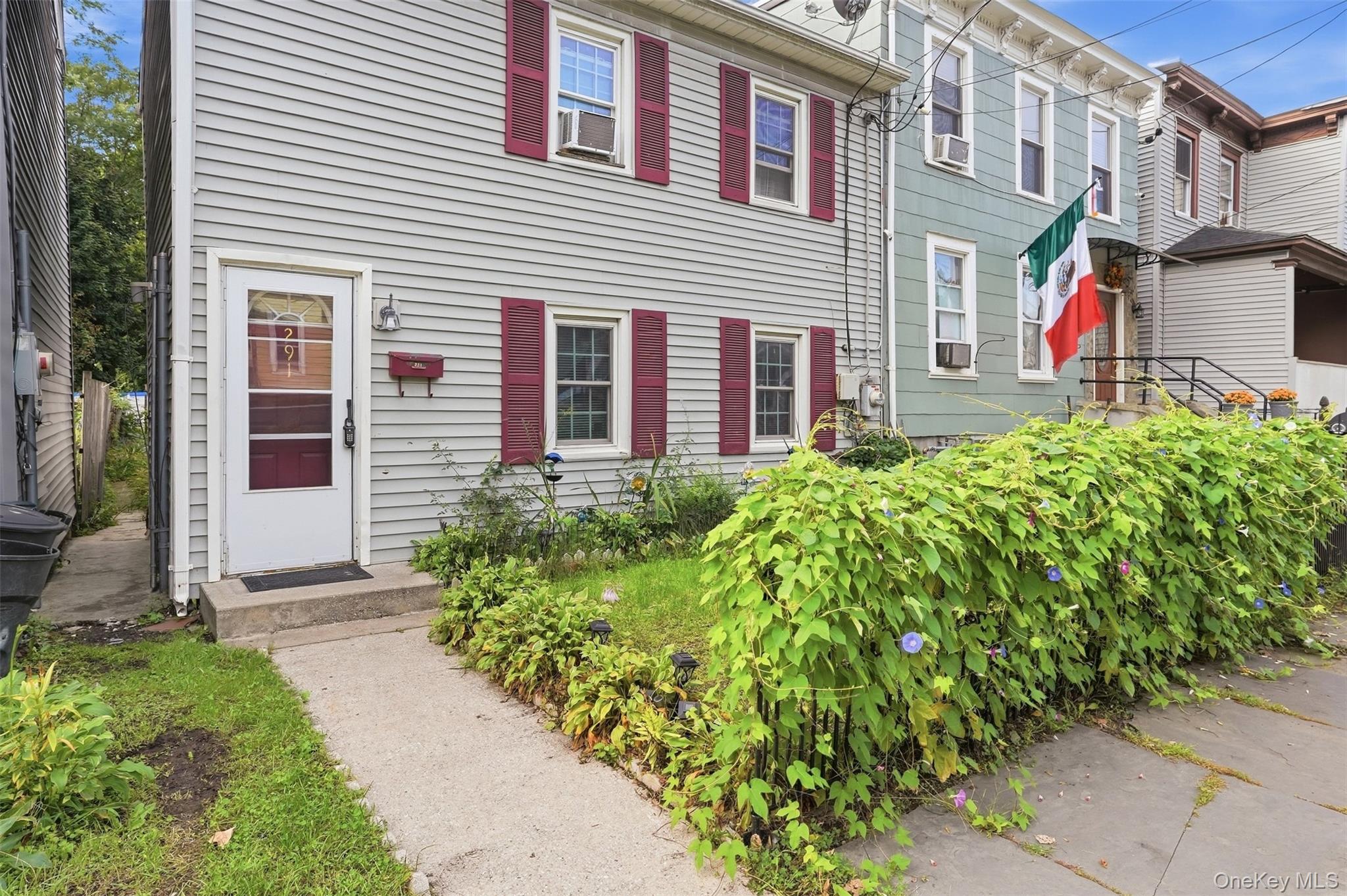 291 1st Street Property Photo 4