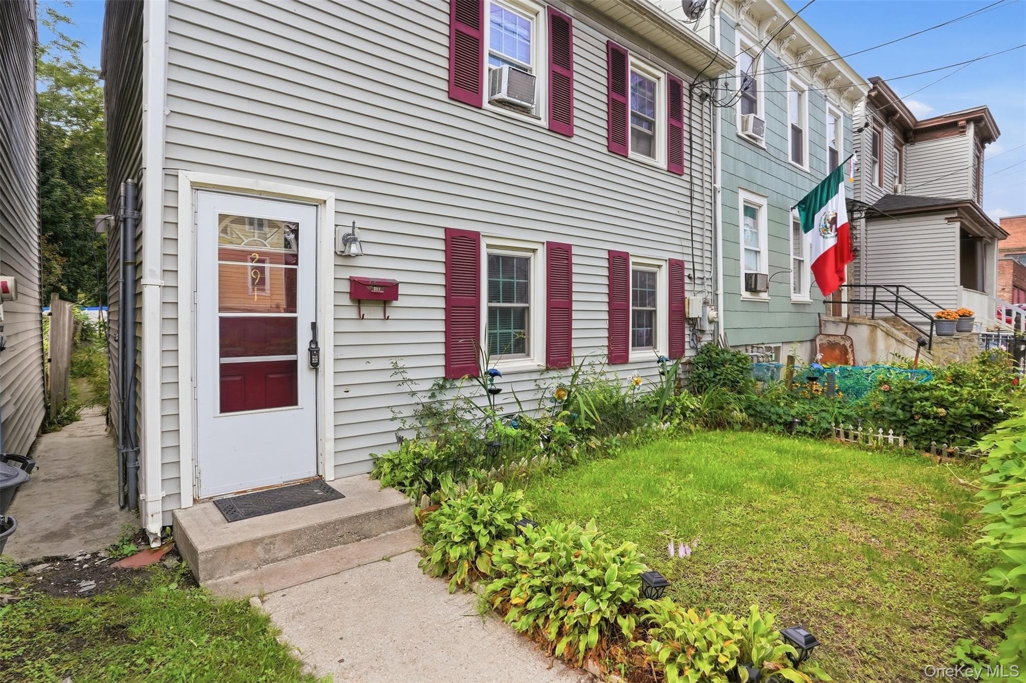 291 1st Street Property Photo 5