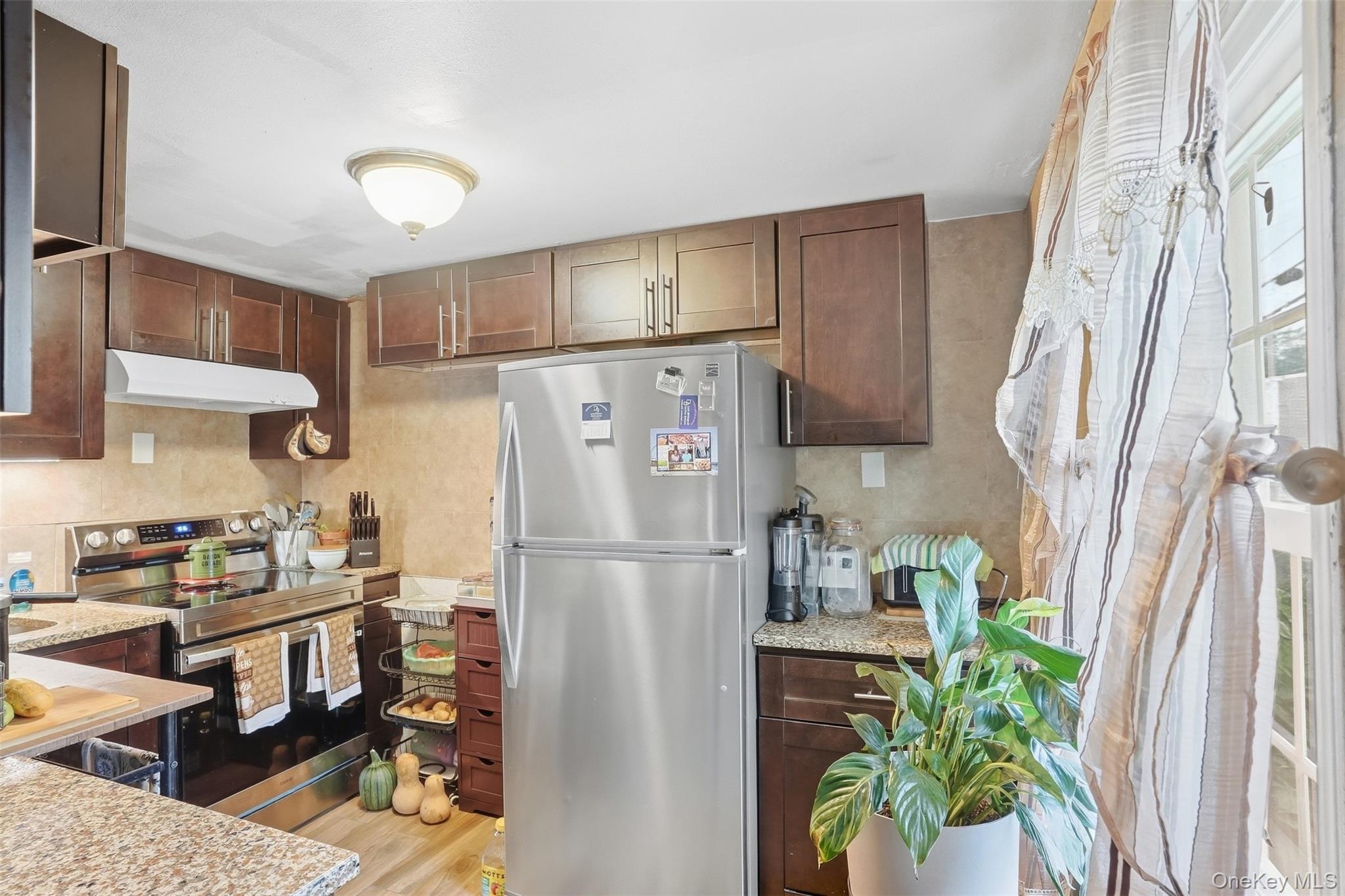 291 1st Street Property Photo 16