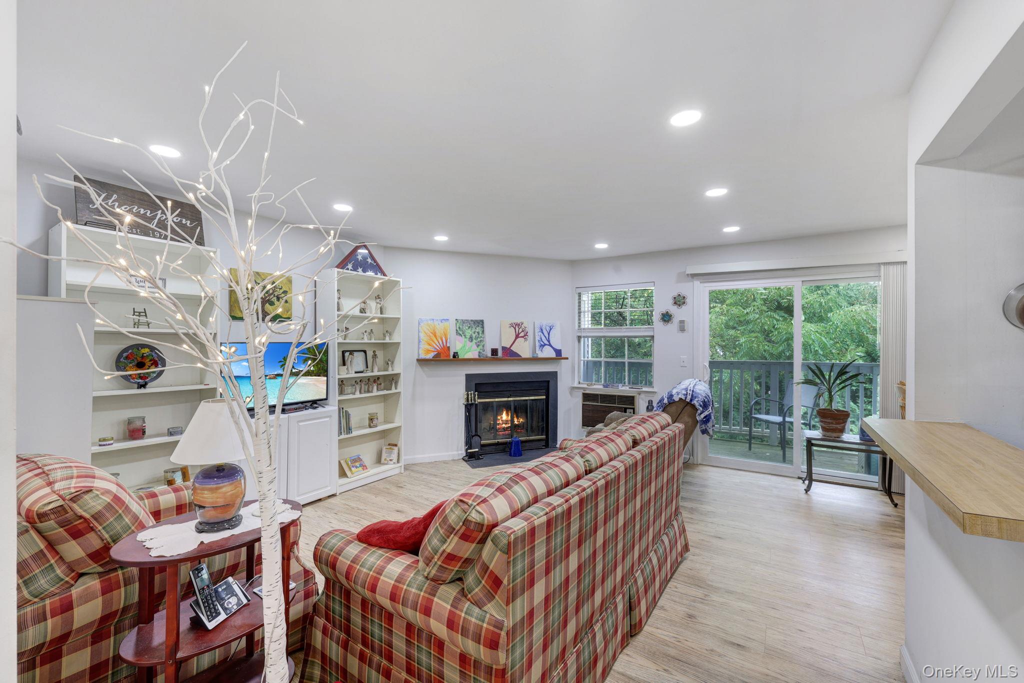 4 Lexington Hill 3 Property Photo 4