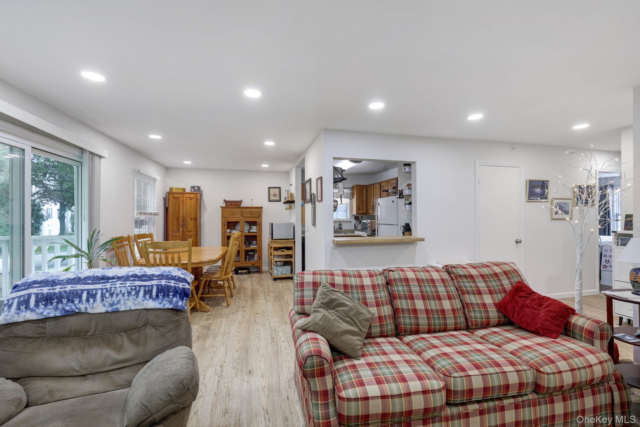 4 Lexington Hill 3 Property Photo 5