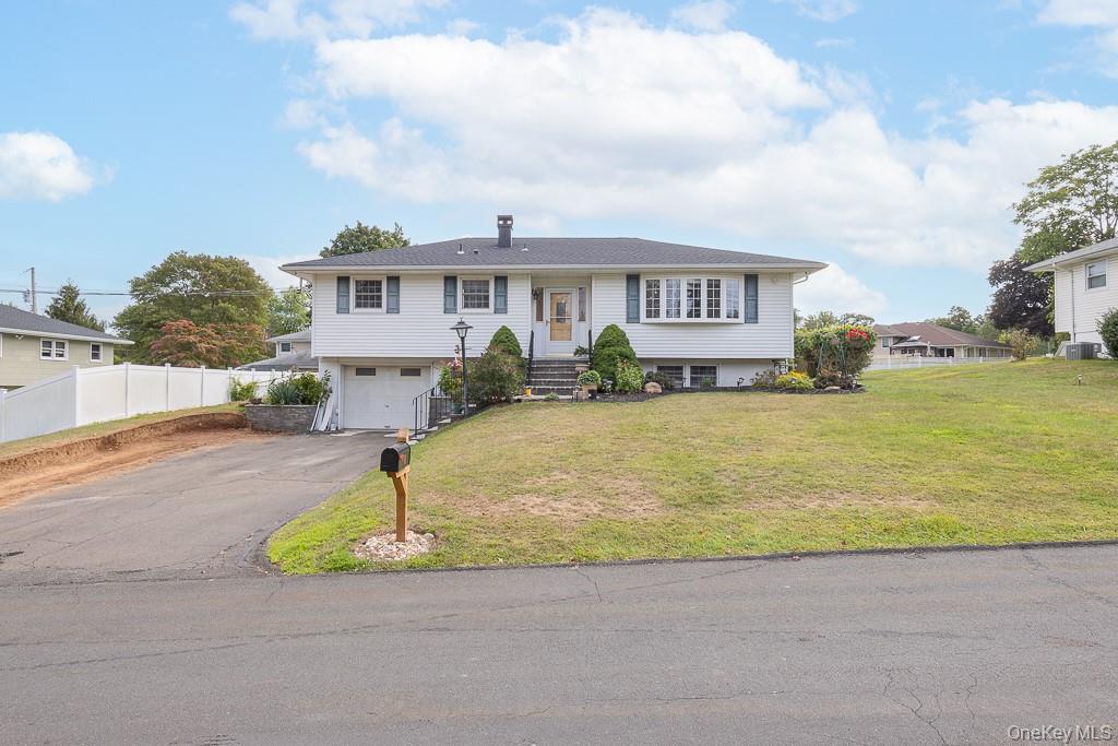 18 De Halve Maen Drive Property Photo 1