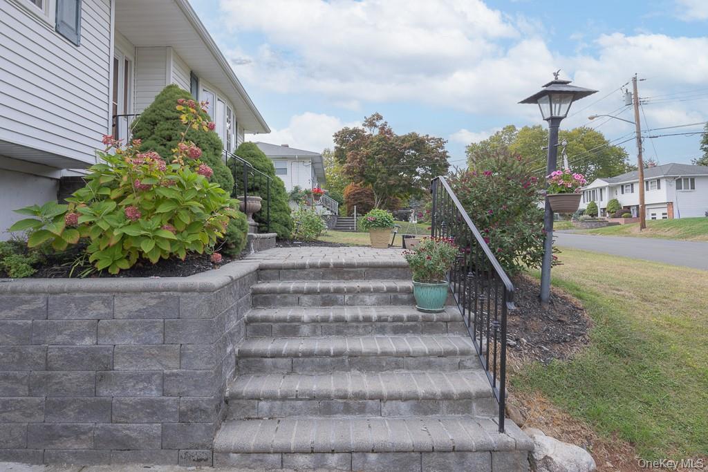 18 De Halve Maen Drive Property Photo 3