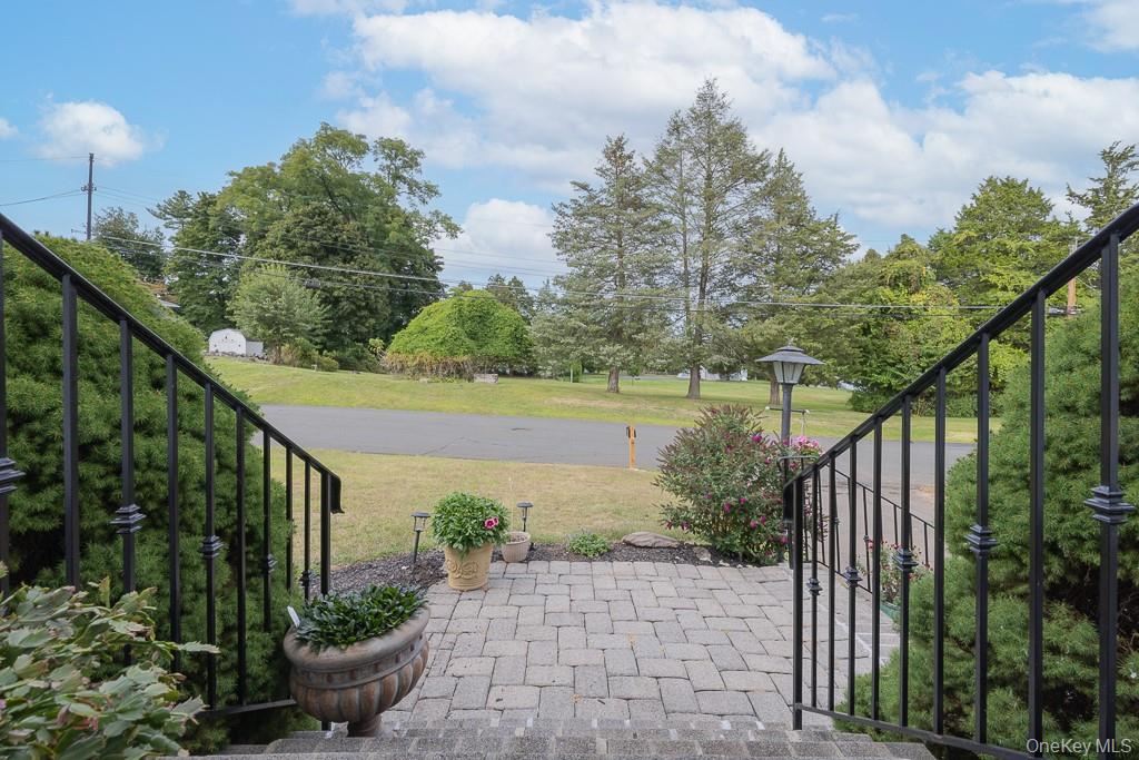 18 De Halve Maen Drive Property Photo 4