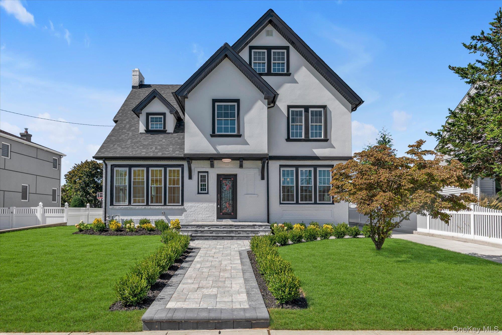 27 2nd Street Property Photo 1
