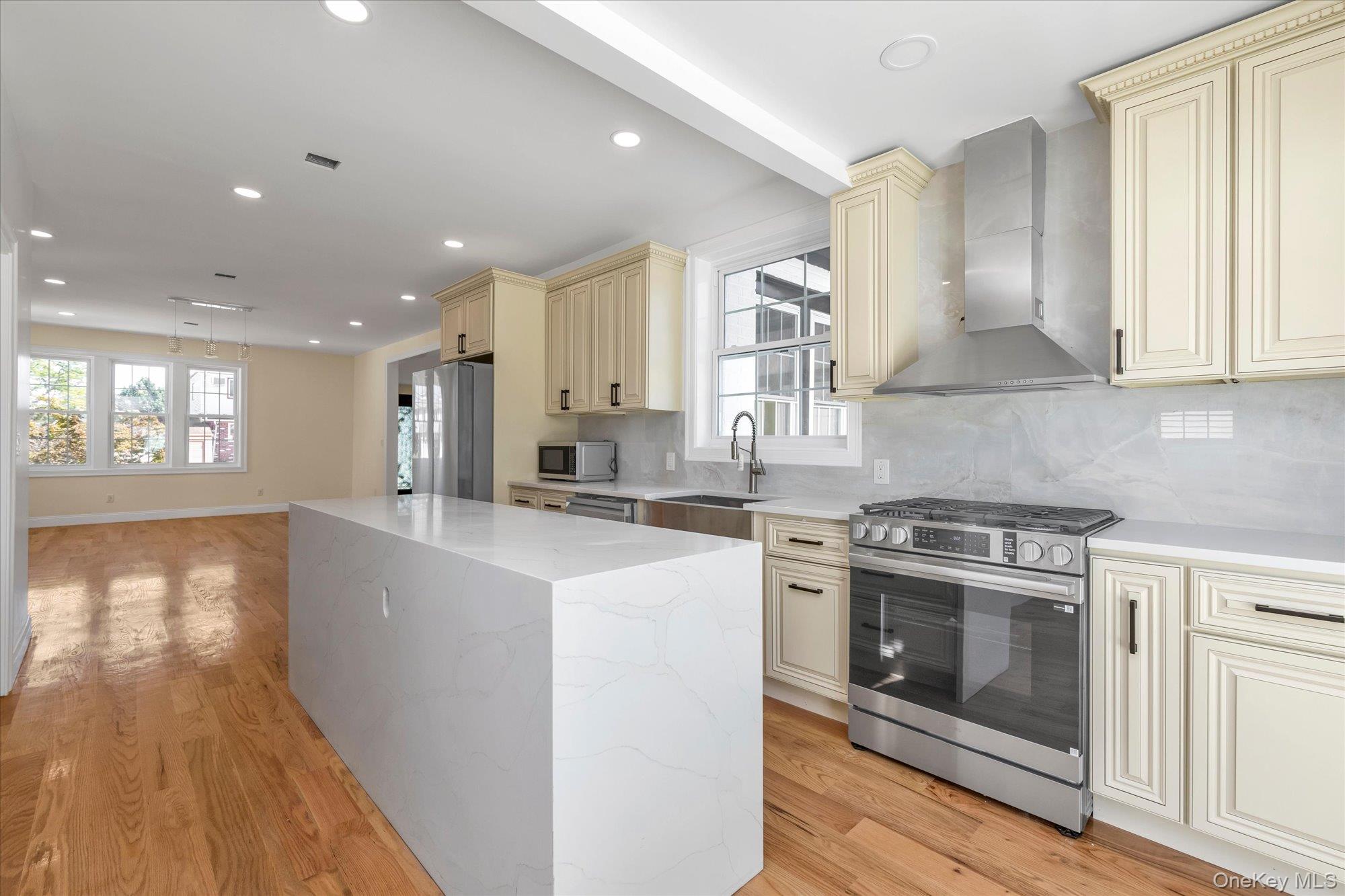 27 2nd Street Property Photo 7