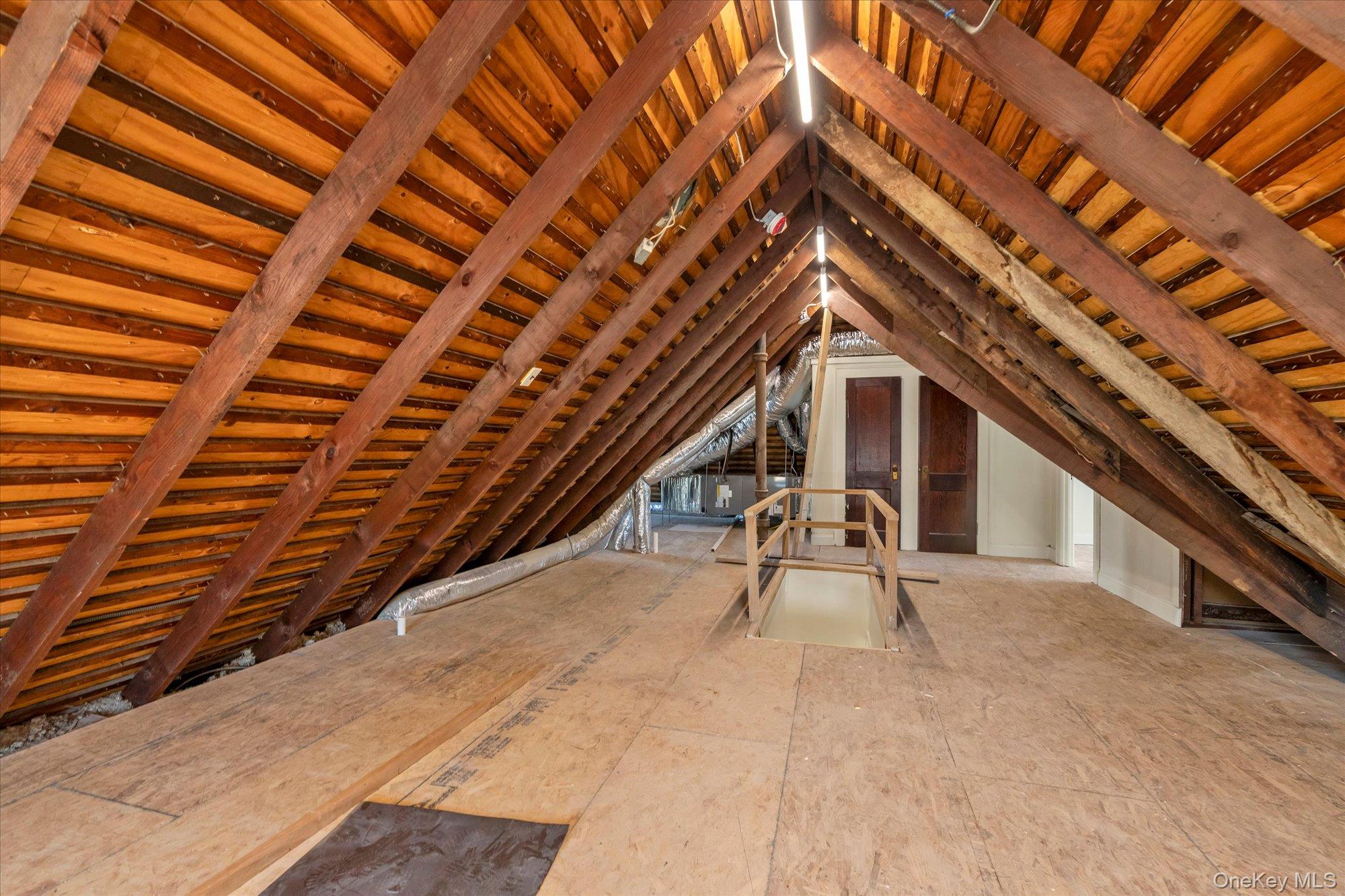 27 2nd Street Property Photo 19