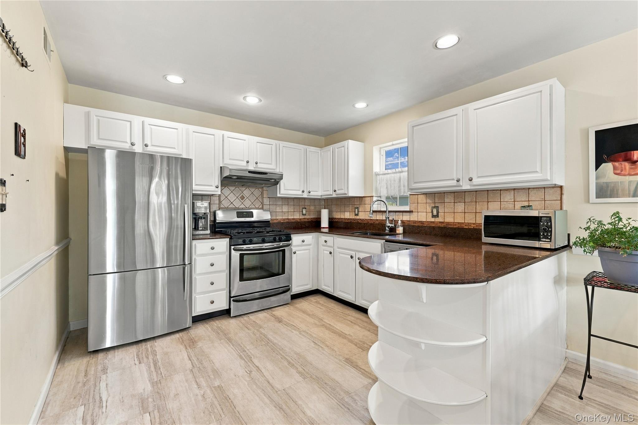77 Sunburst Terrace Property Photo 7