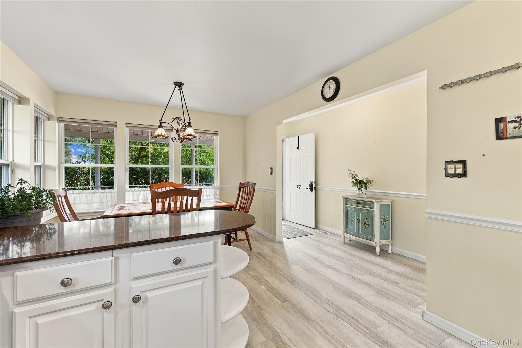 77 Sunburst Terrace Property Photo 8
